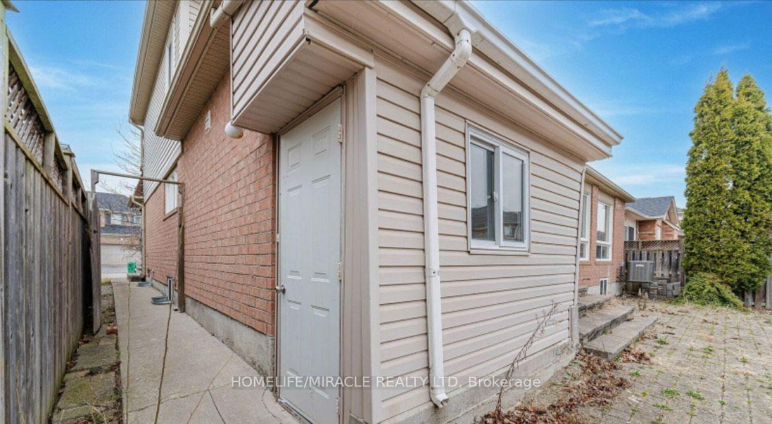 Photo 26 of 6 Mistybrook Crescent, Brampton, Fletcher's Meadow — HOMEH