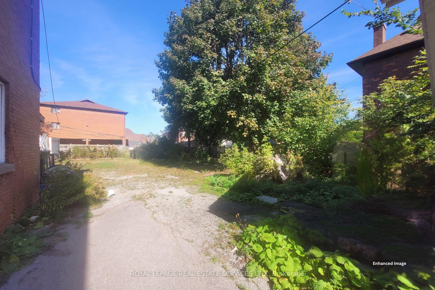 Photo 5 of 154-158 William Street E, Oshawa, O'Neill — HOMEH