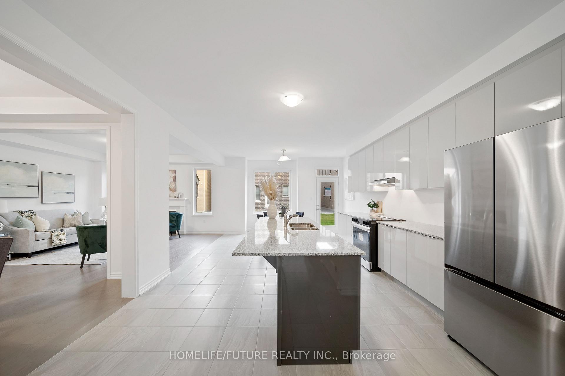 Photo 5 of 1408 Mockingbird Square, Pickering, Rural Pickering — HOMEH