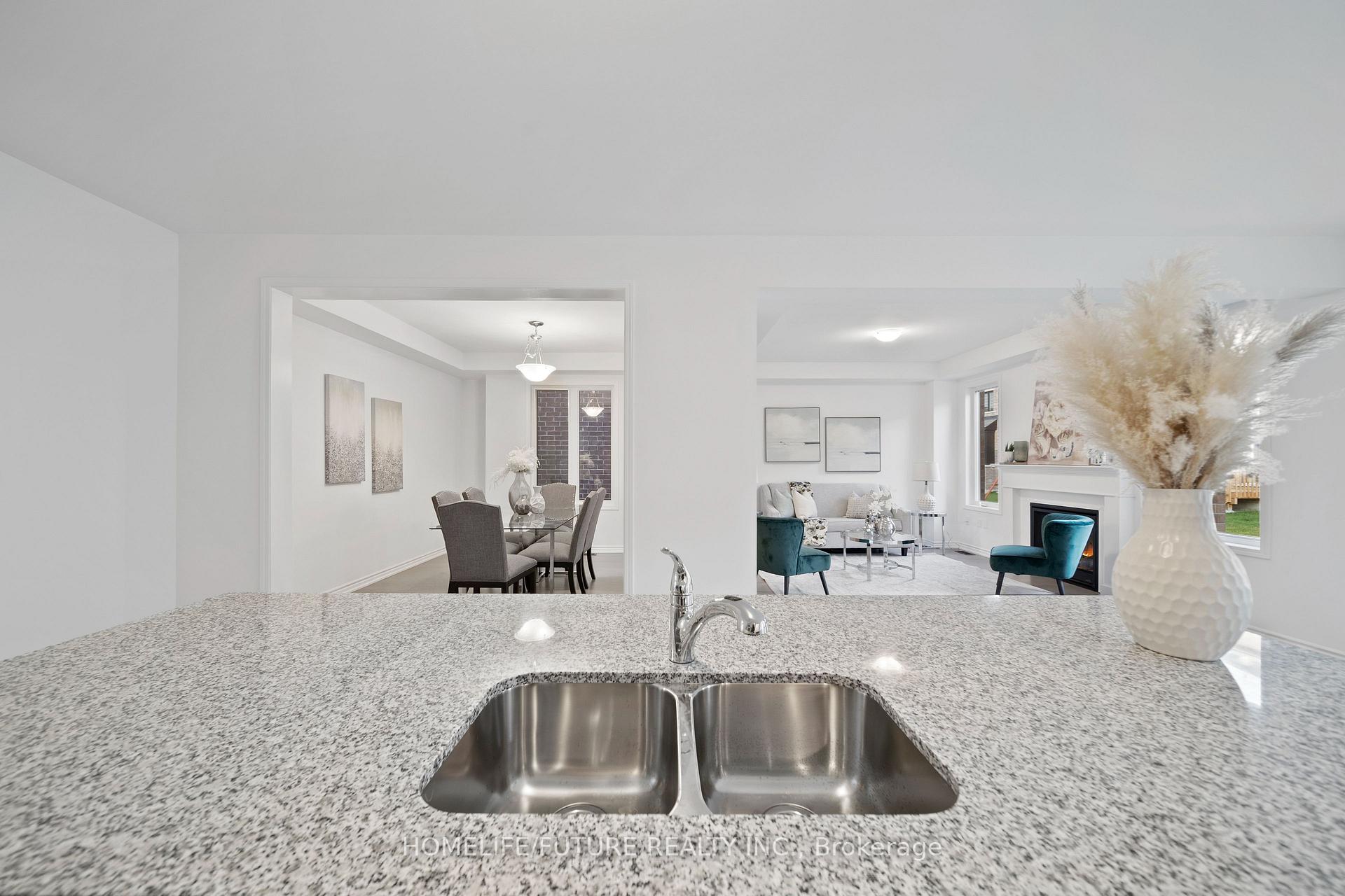 Photo 24 of 1408 Mockingbird Square, Pickering, Rural Pickering — HOMEH