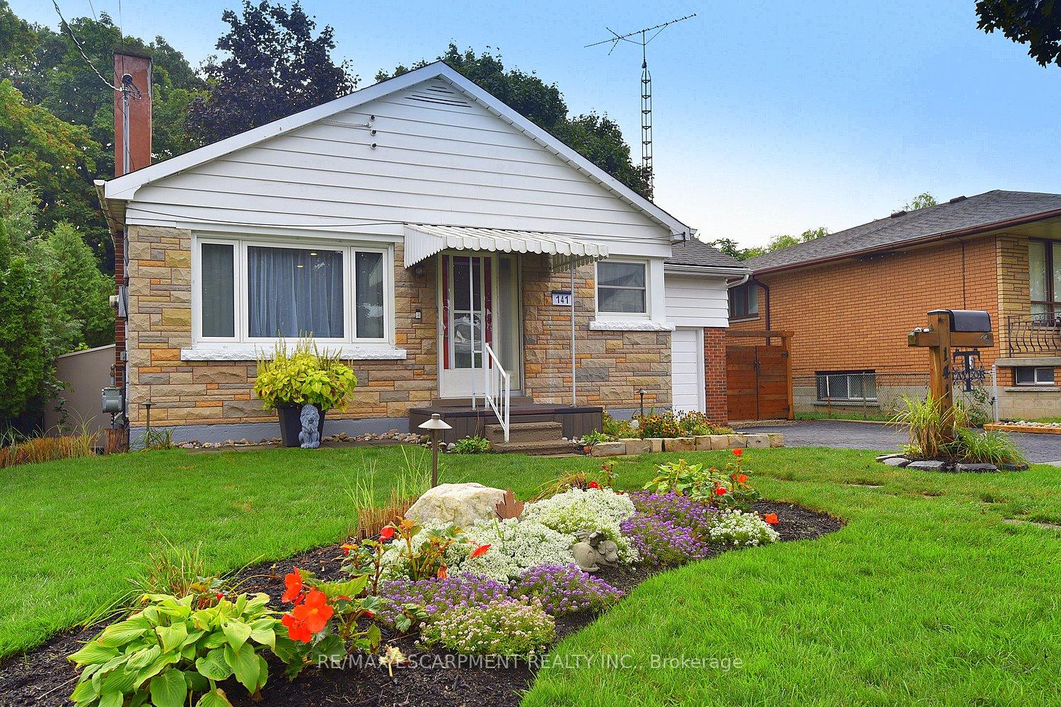 Photo 1 of 141 Reid Avenue S, Hamilton, Glenview — HOMEH