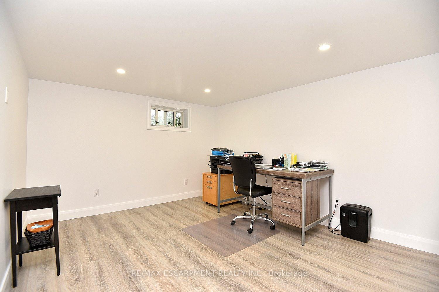 Photo 6 of 141 Reid Avenue S, Hamilton, Glenview — HOMEH