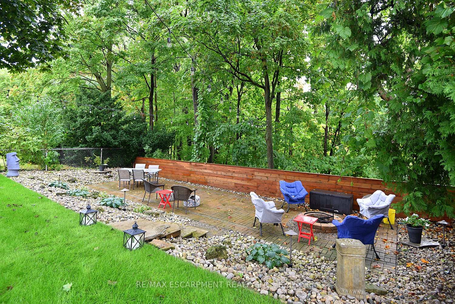 Photo 12 of 141 Reid Avenue S, Hamilton, Glenview — HOMEH