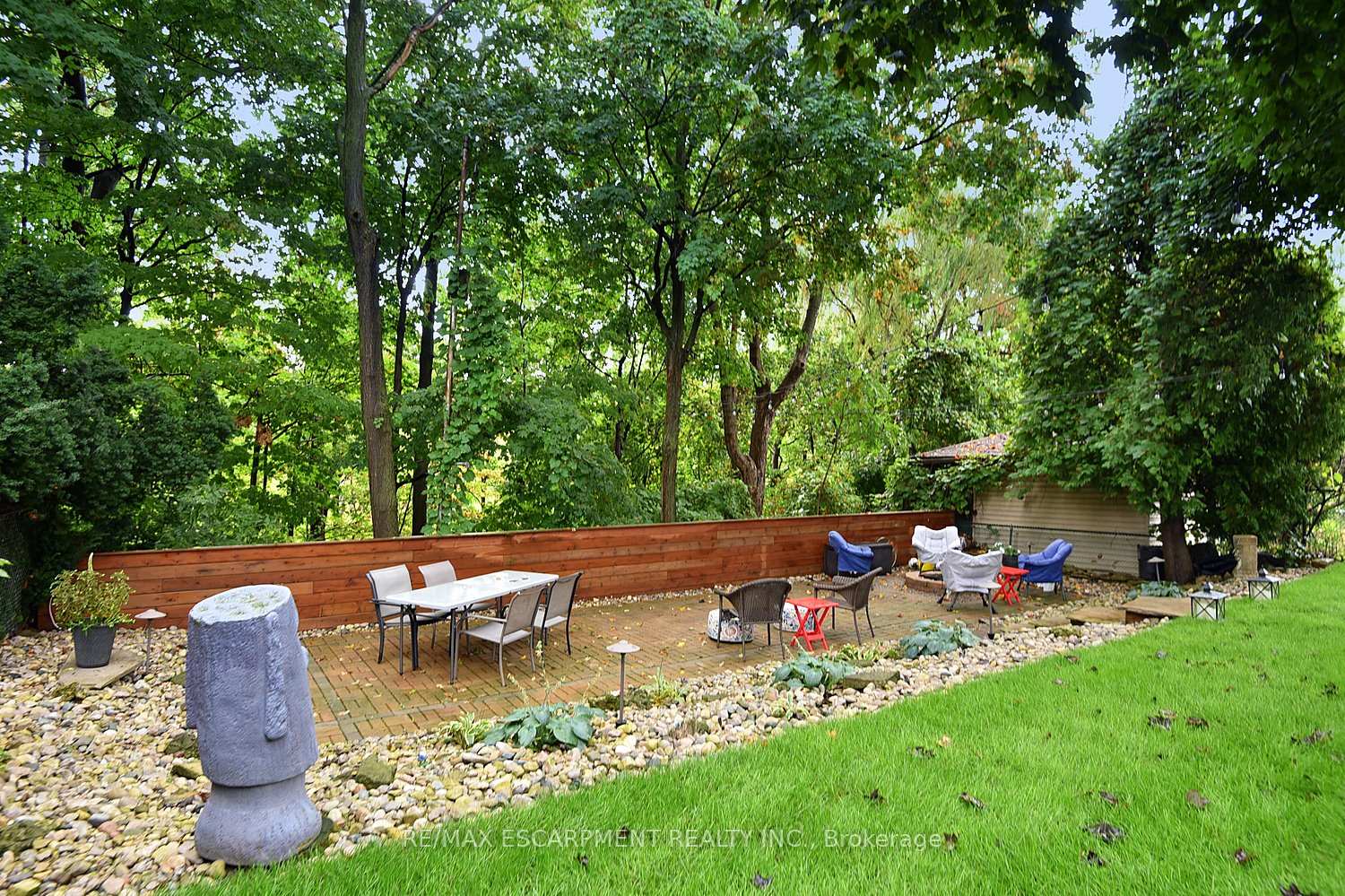 Photo 13 of 141 Reid Avenue S, Hamilton, Glenview — HOMEH