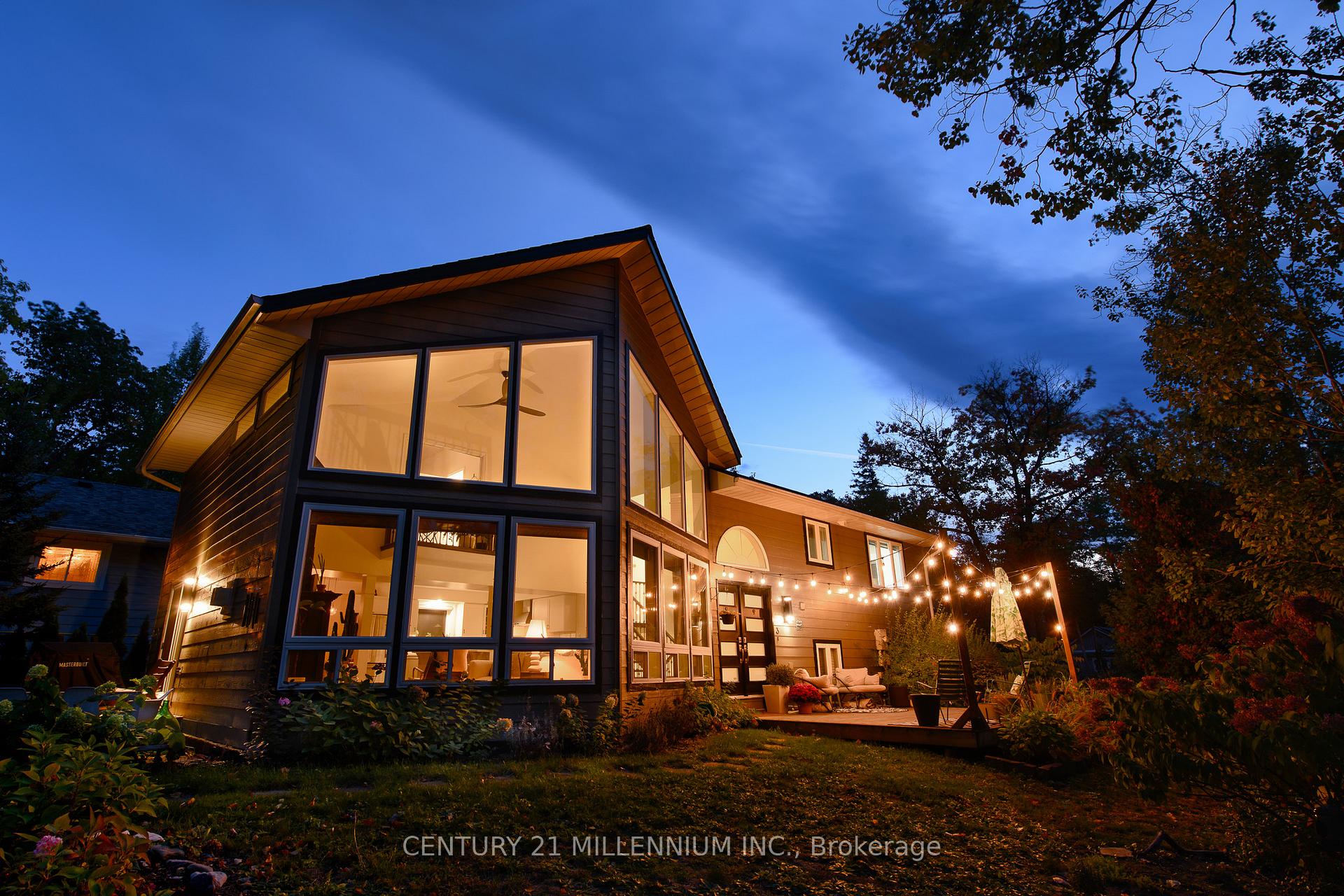 Front of 3 Simcoe Street