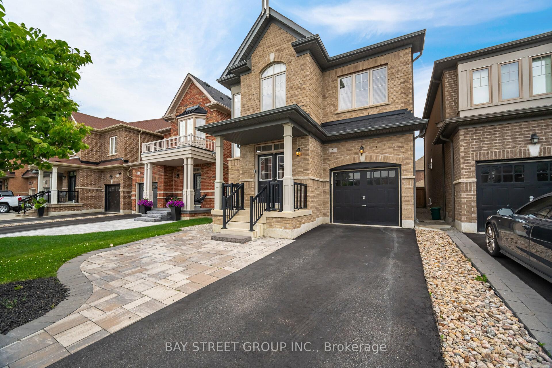Front of 27 Dunedin Drive