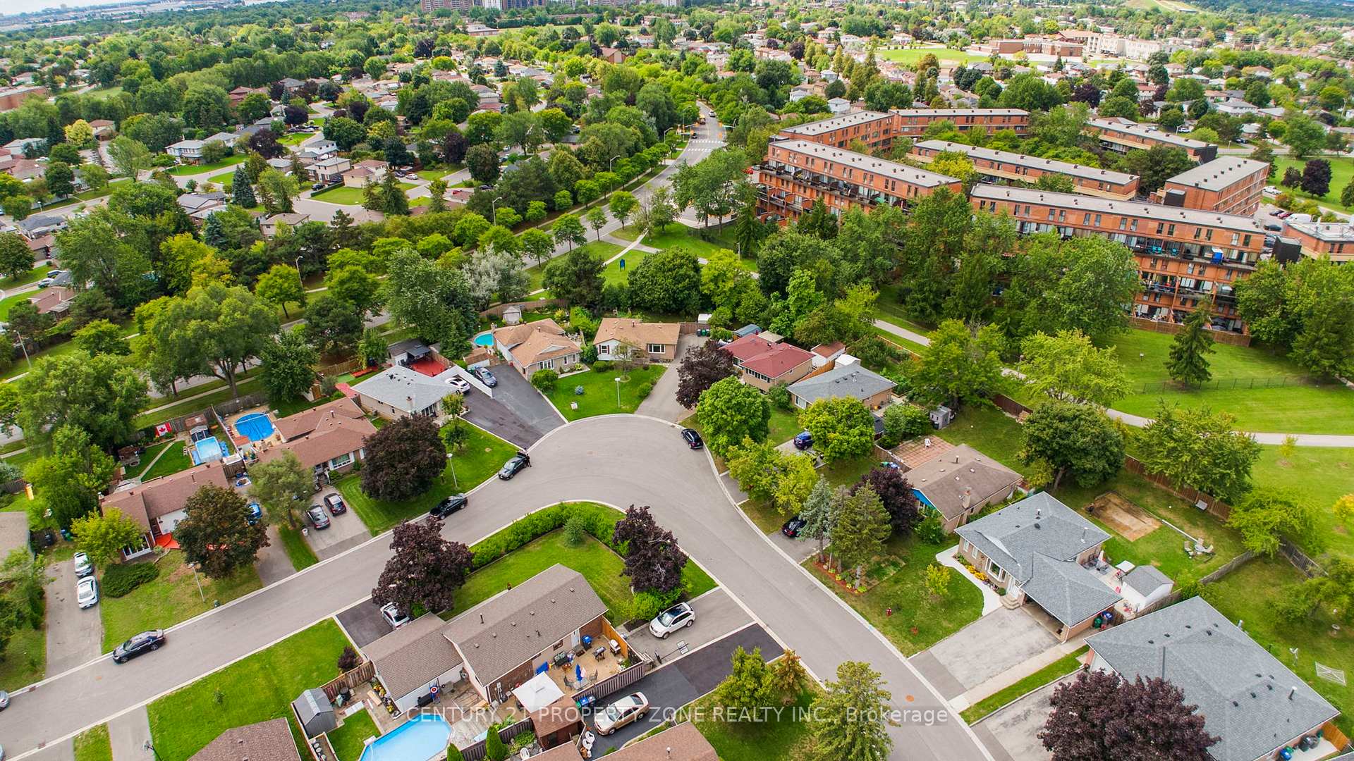 Photo 2 of 29 Finchley Crescent, Brampton, Southgate — HOMEH