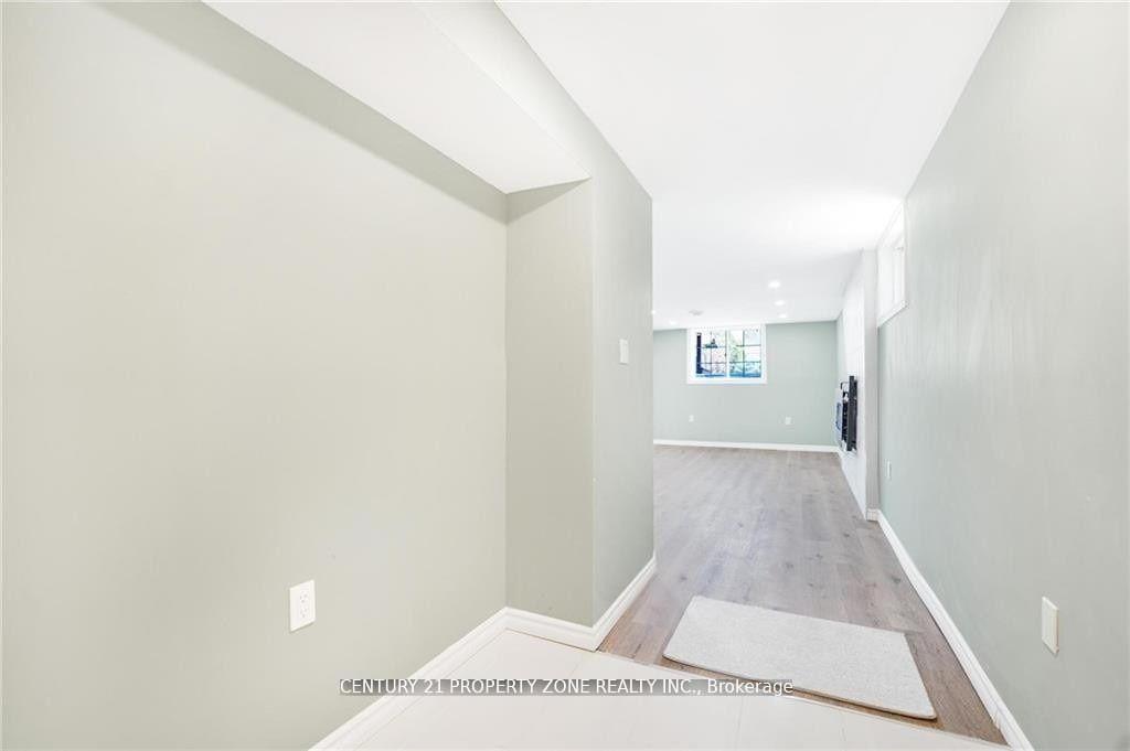 Photo 4 of 150 Bonaventure Drive, Hamilton, Gilbert — HOMEH
