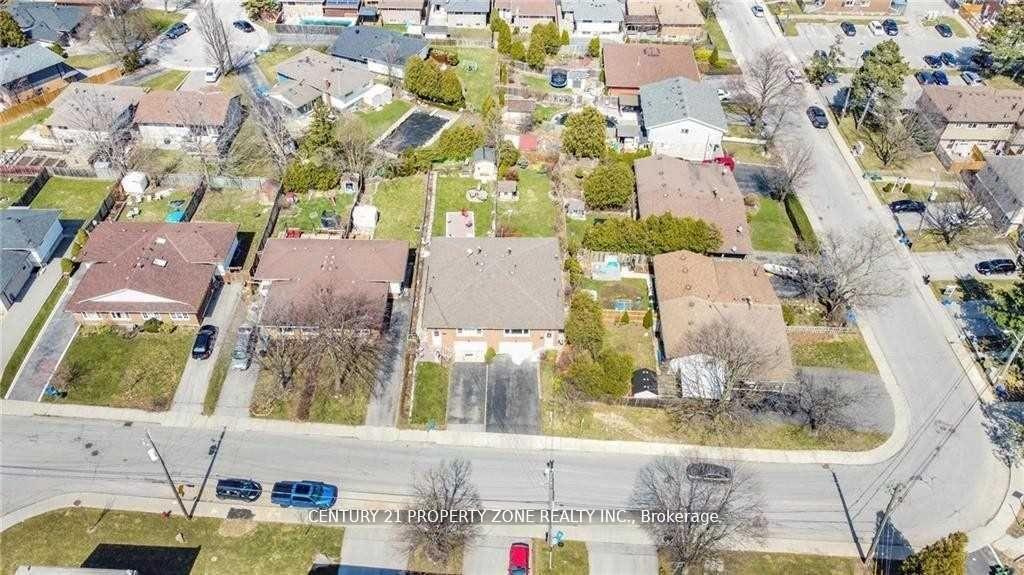 Photo 10 of 150 Bonaventure Drive, Hamilton, Gilbert — HOMEH