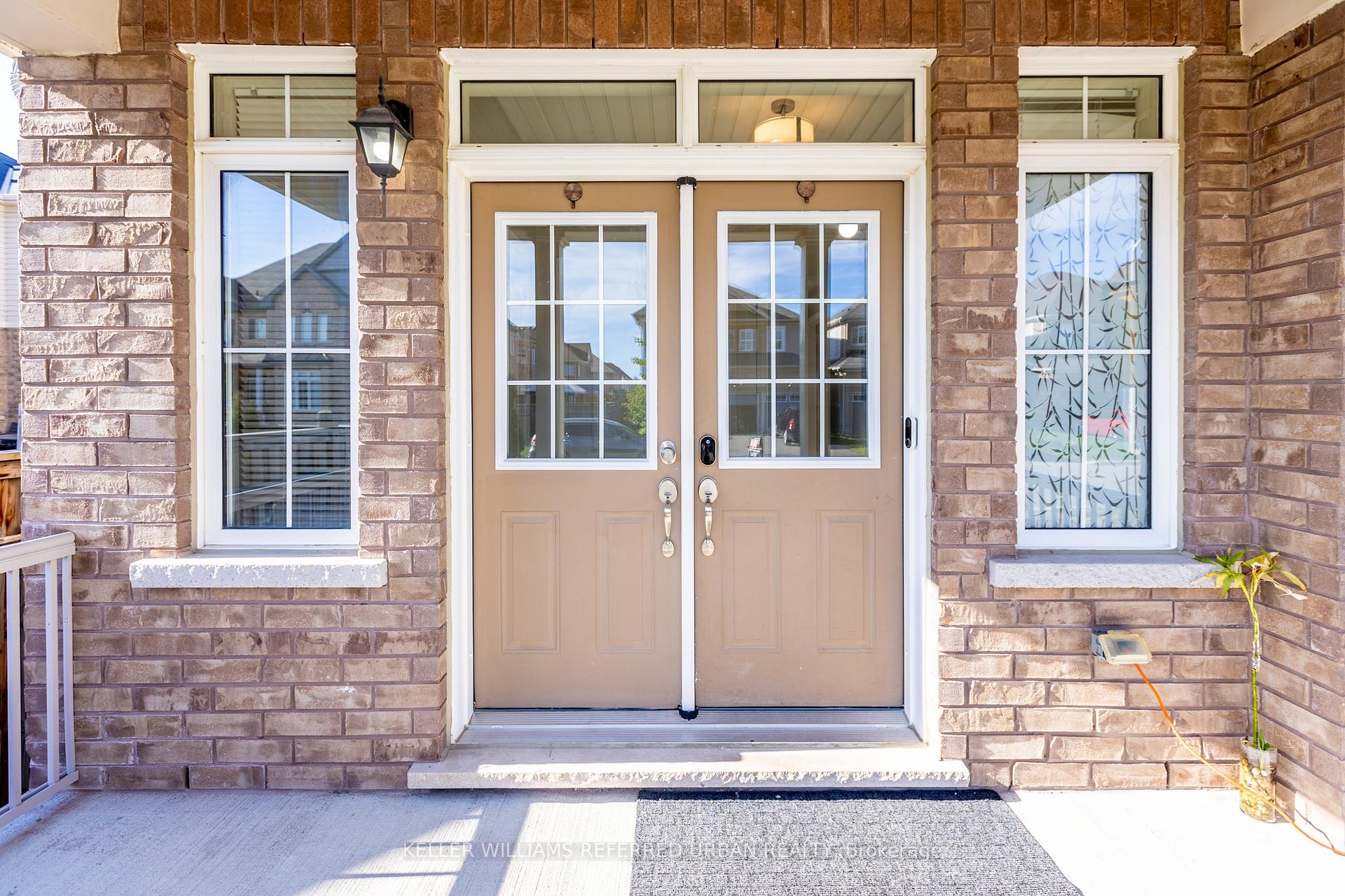 Photo 3 of 30 Henry Smith Avenue, Clarington, Bowmanville — HOMEH
