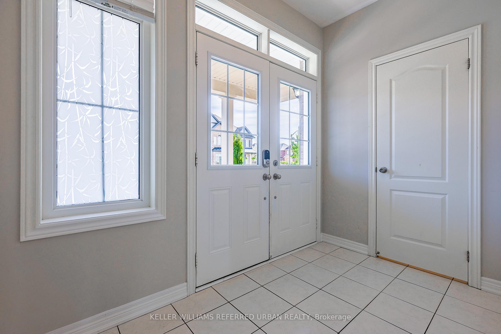 Photo 4 of 30 Henry Smith Avenue, Clarington, Bowmanville — HOMEH