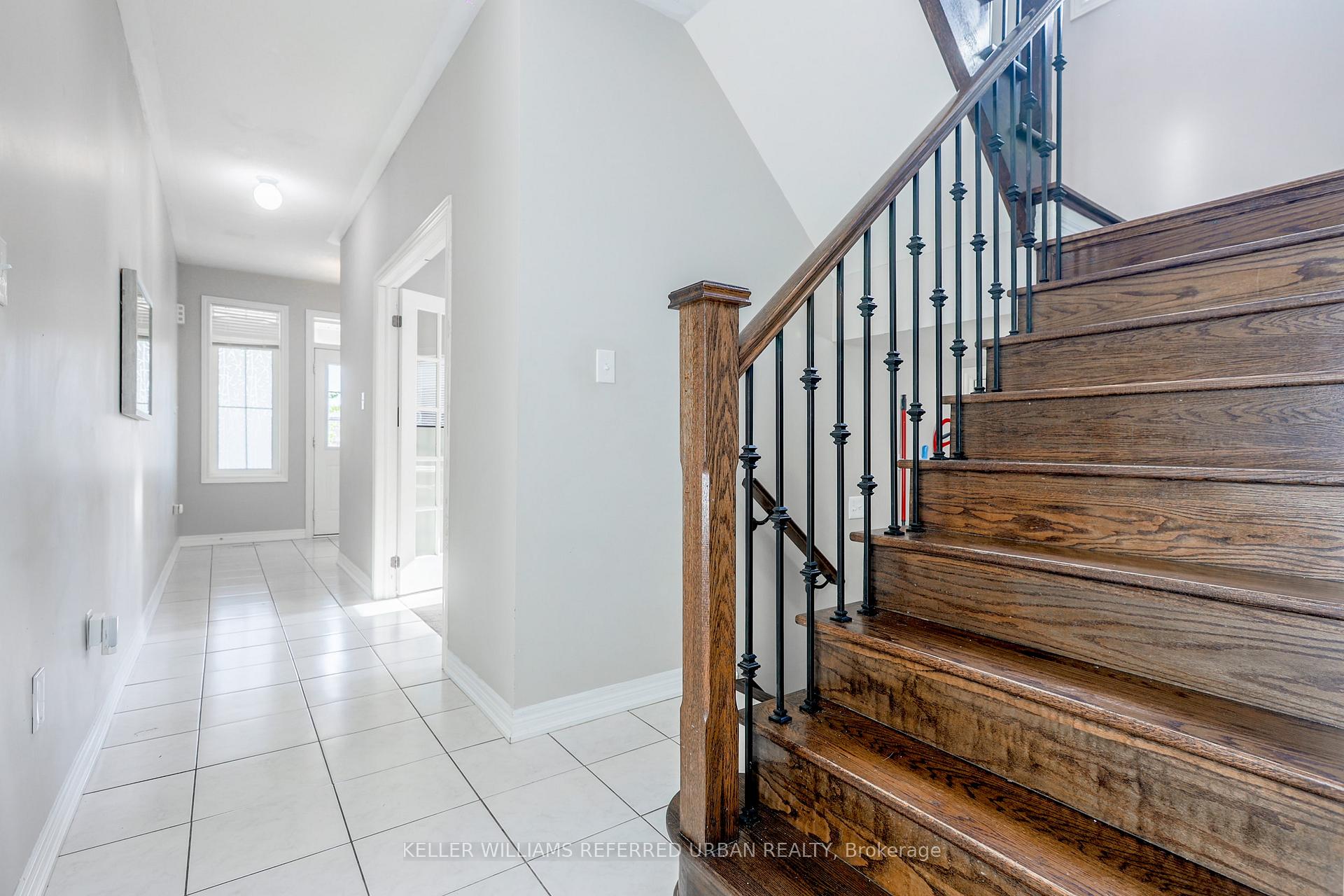 Photo 8 of 30 Henry Smith Avenue, Clarington, Bowmanville — HOMEH