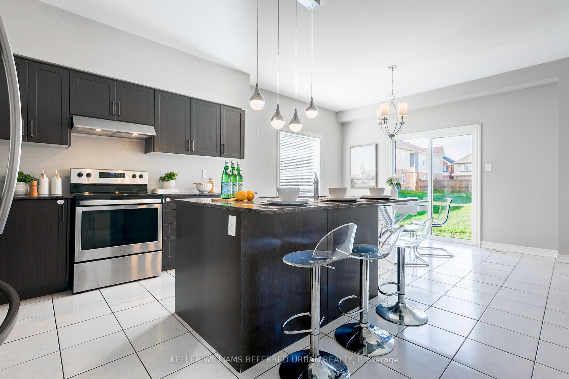 Photo 9 of 30 Henry Smith Avenue, Clarington, Bowmanville — HOMEH