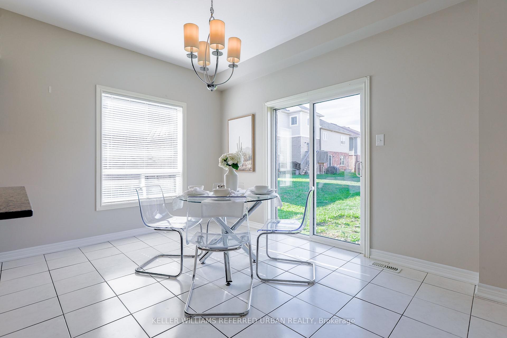 Photo 17 of 30 Henry Smith Avenue, Clarington, Bowmanville — HOMEH
