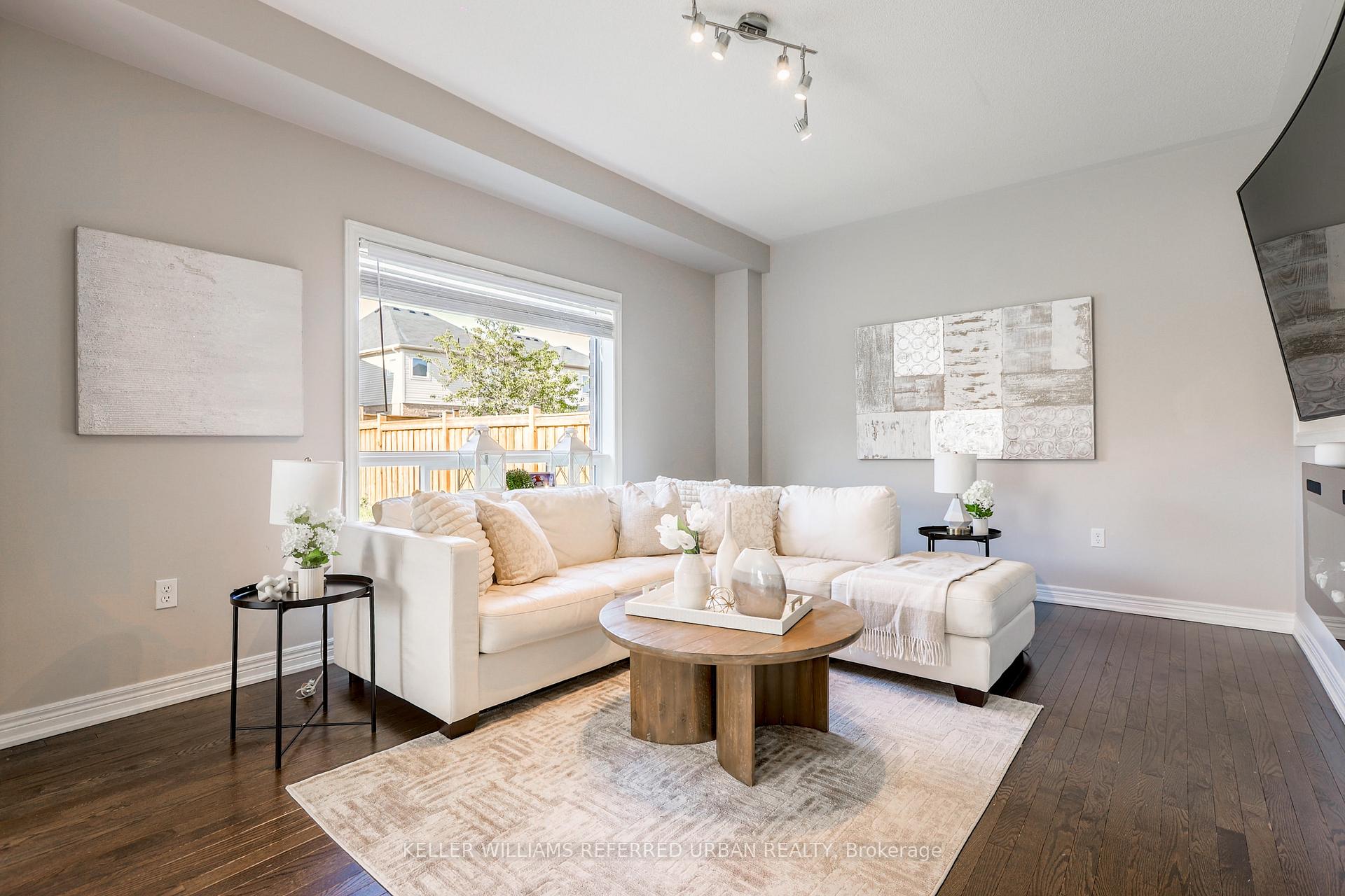 Photo 21 of 30 Henry Smith Avenue, Clarington, Bowmanville — HOMEH