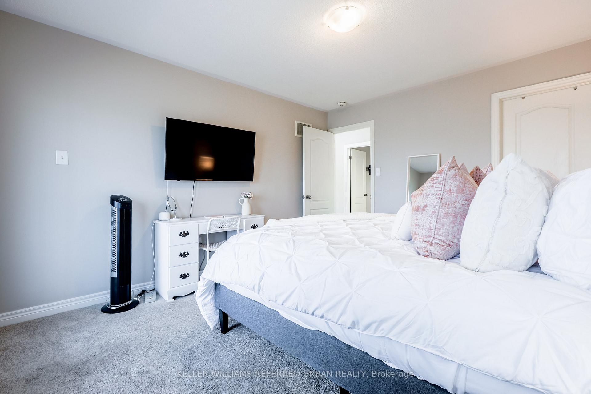 Photo 41 of 30 Henry Smith Avenue, Clarington, Bowmanville — HOMEH