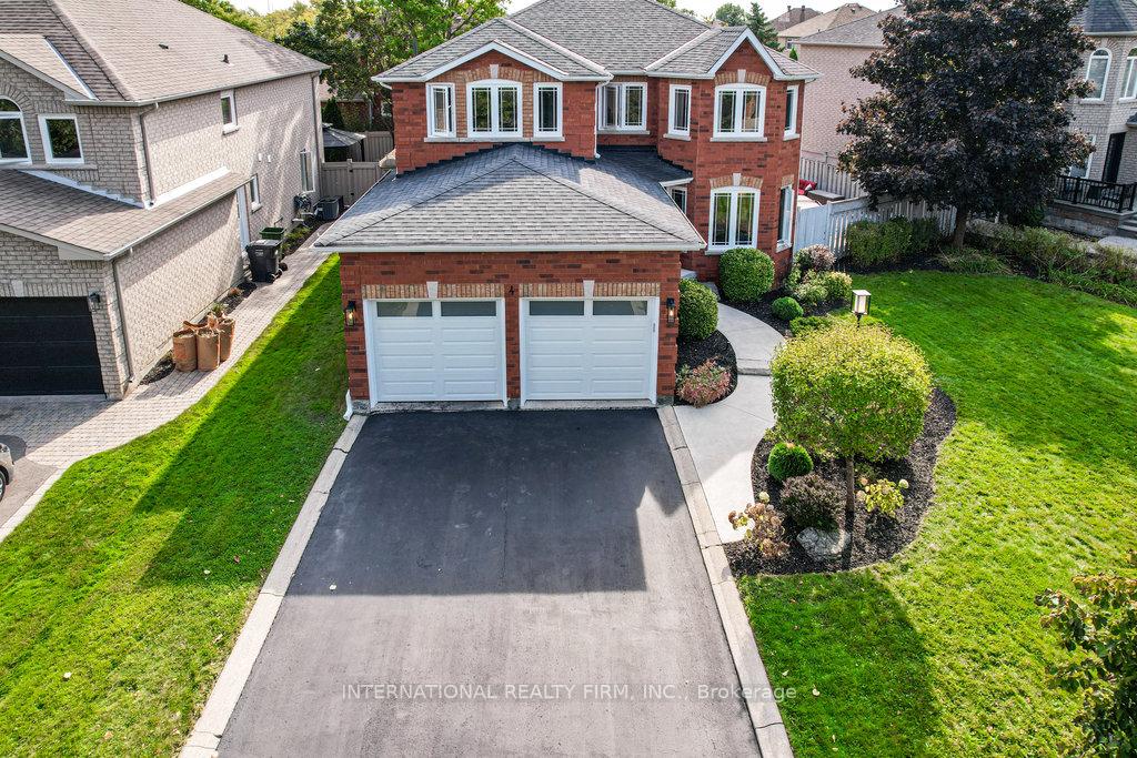 Photo 1 of 4 Cornerstone Court, Caledon, Bolton East — HOMEH