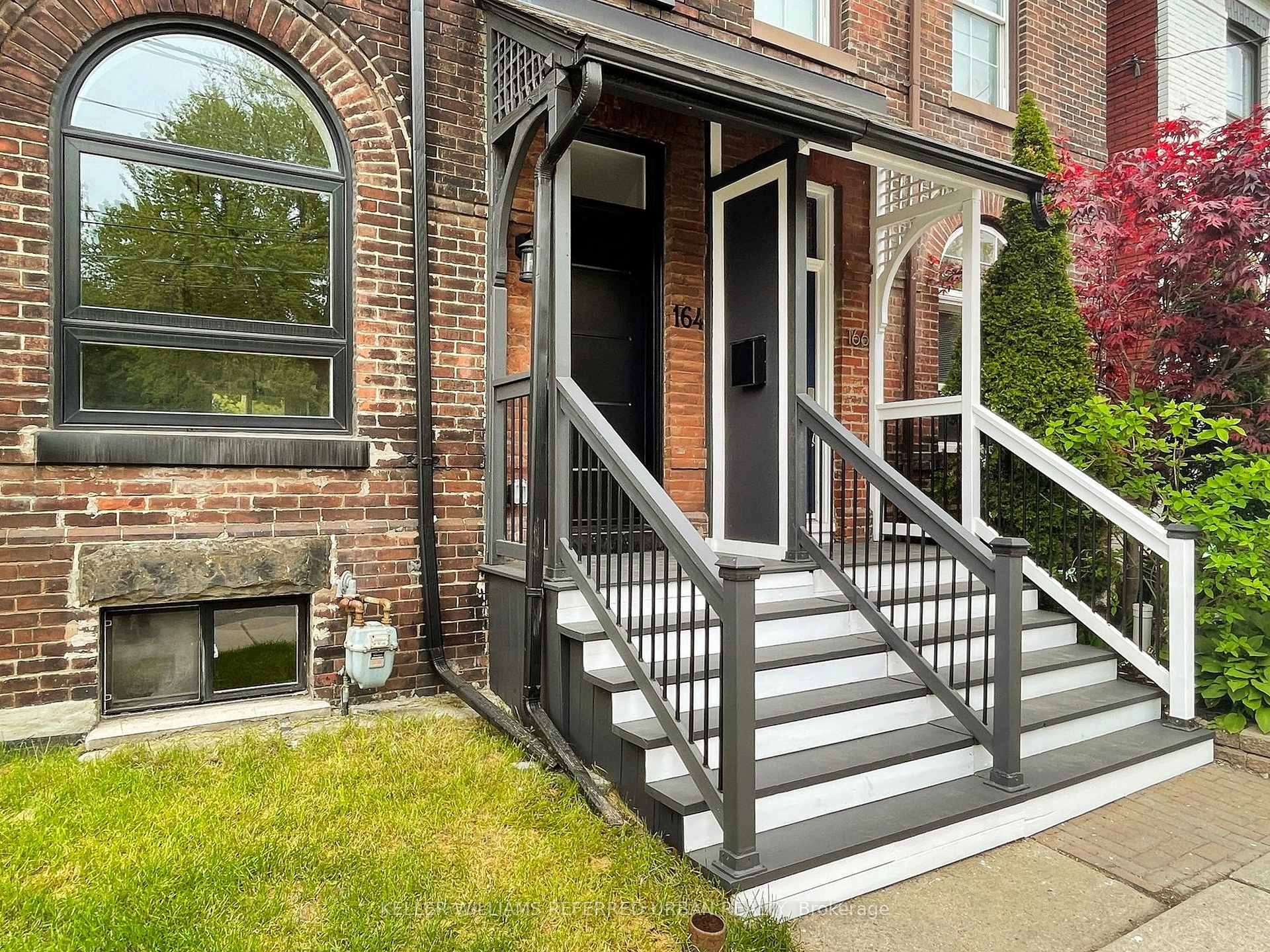 Front of 164 Broadview Avenue