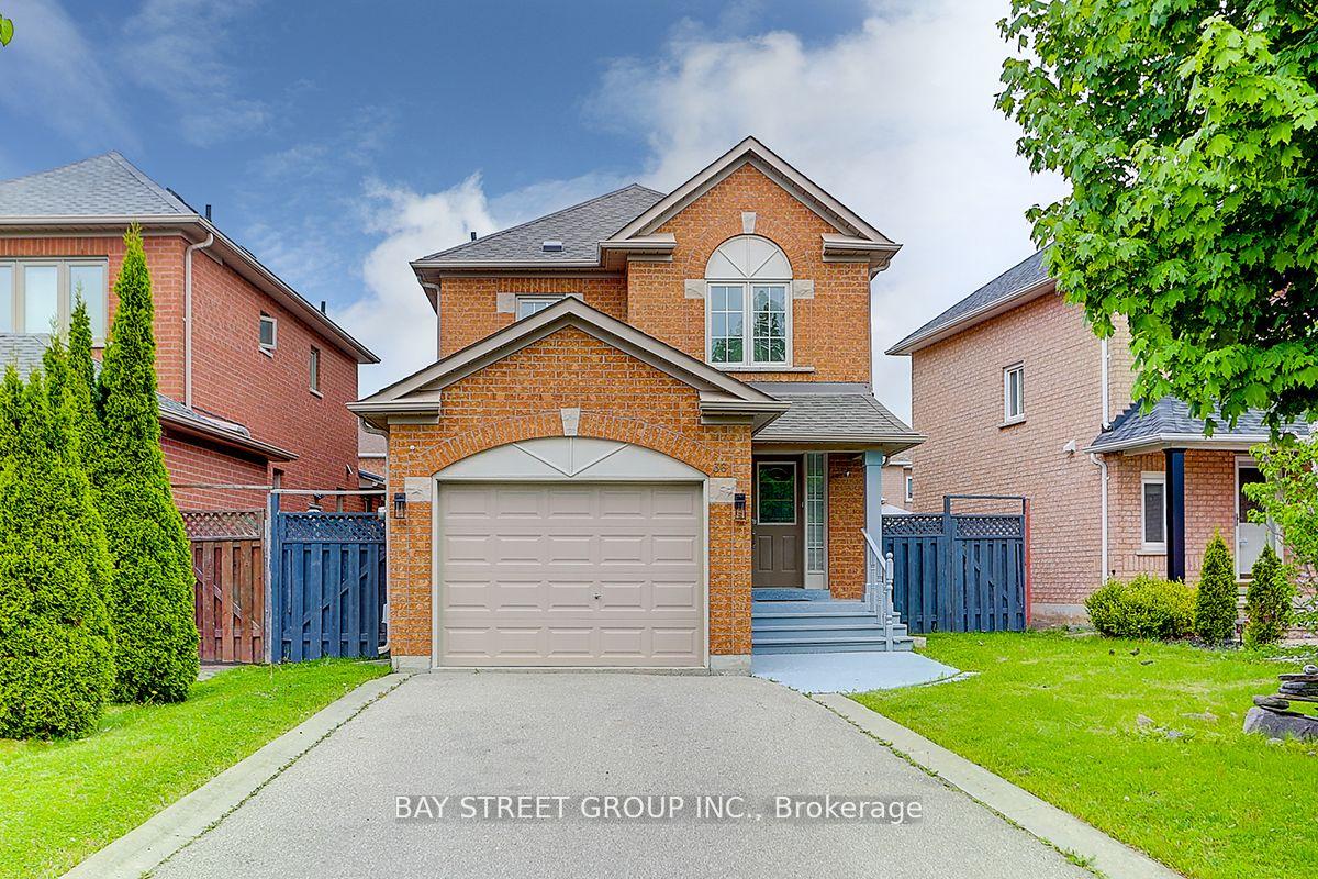 Photo 1 of 36 Elena Crescent, Vaughan, Maple — HOMEH