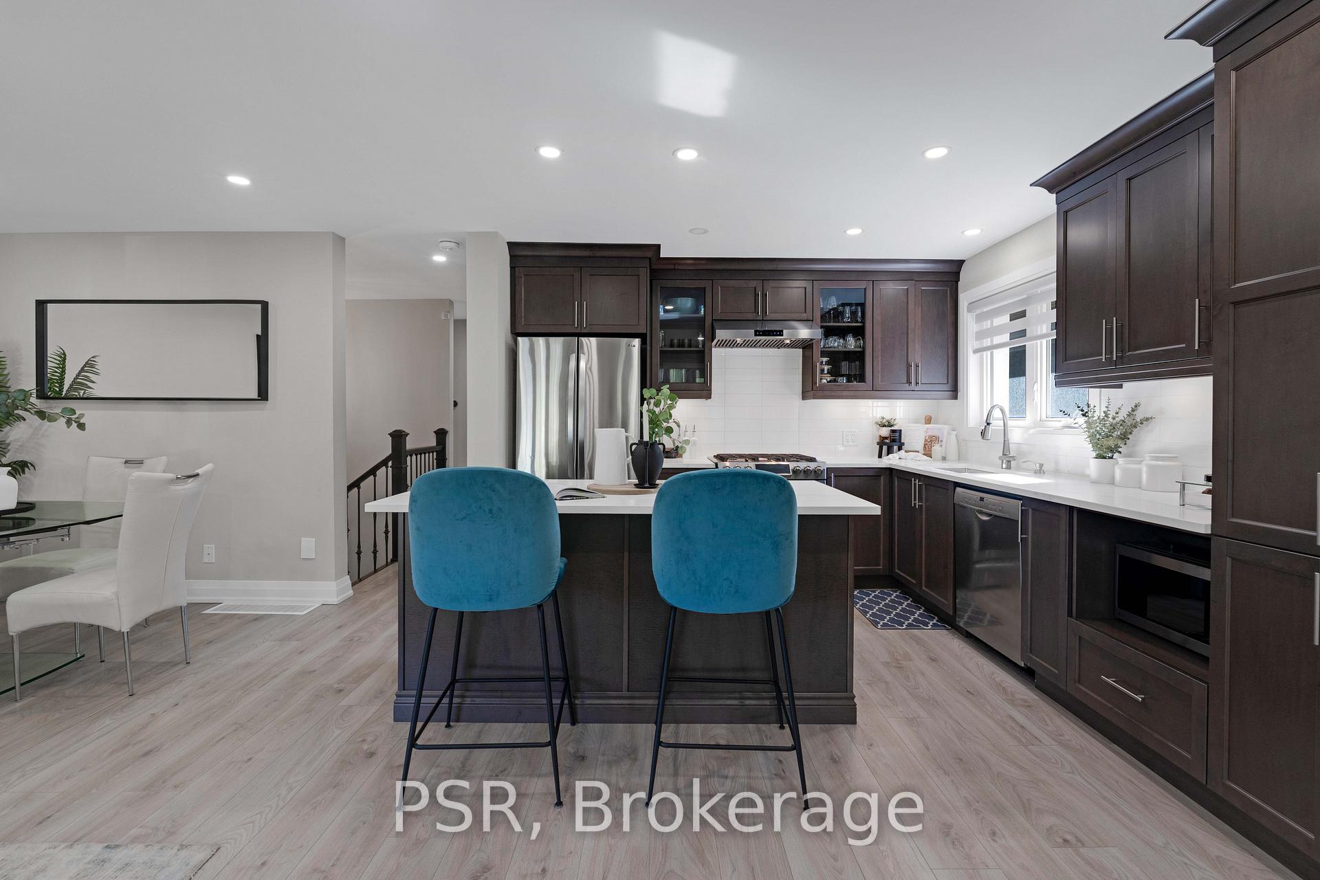 Photo 3 of 15 Wenderly Drive, Aurora, Aurora Village — HOMEH