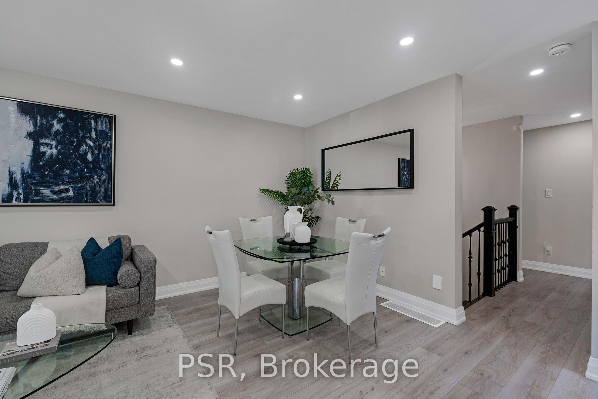 Photo 5 of 15 Wenderly Drive, Aurora, Aurora Village — HOMEH
