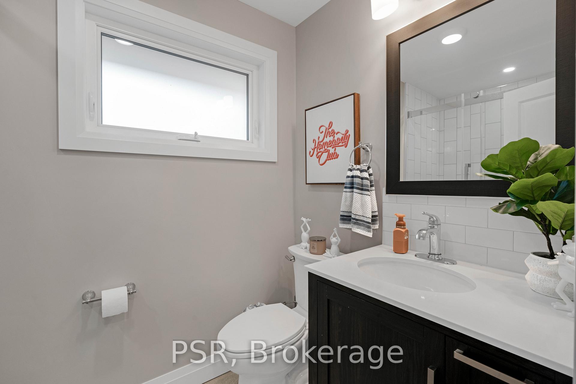 Photo 2 of 15 Wenderly Drive, Aurora, Aurora Village — HOMEH