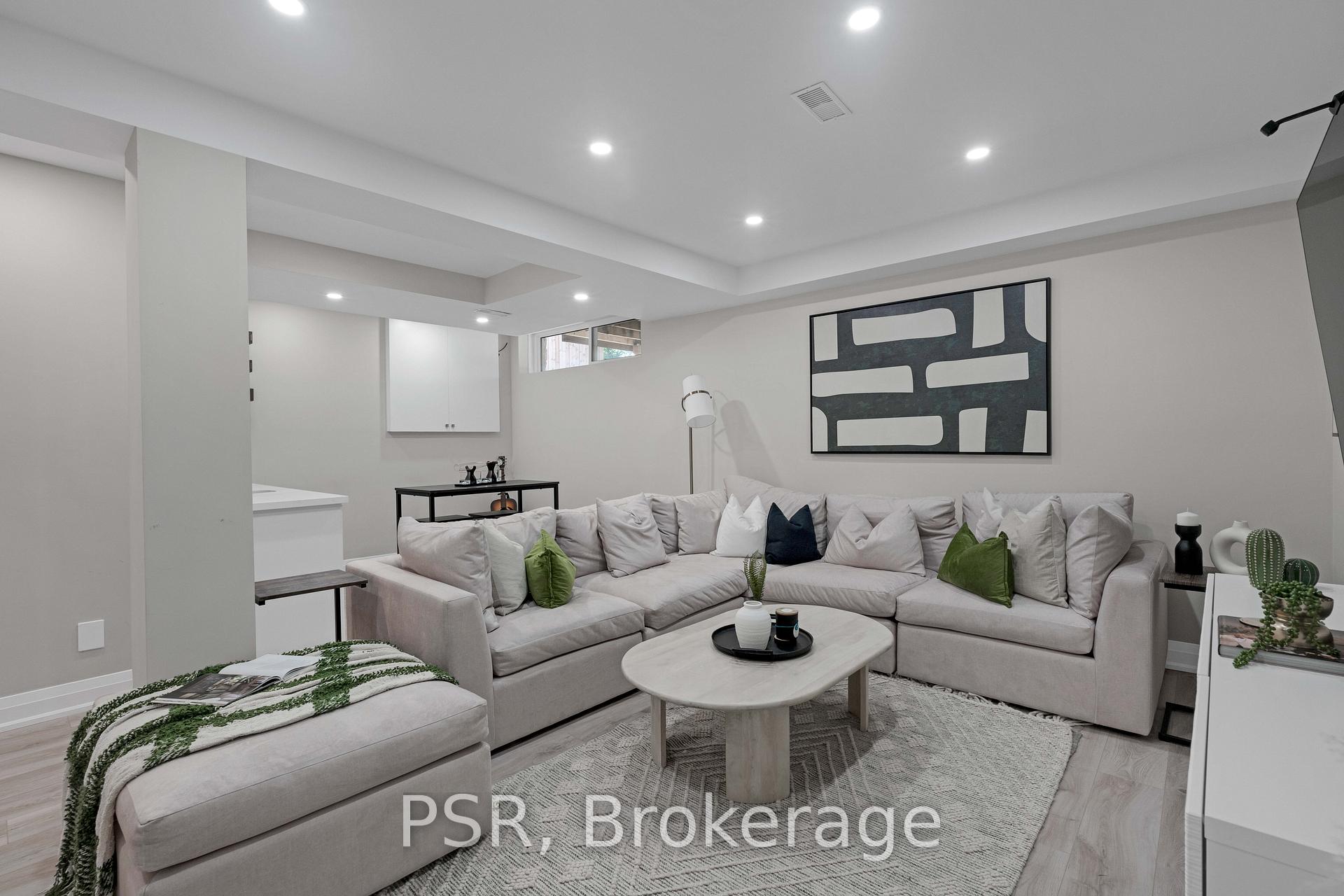 Photo 7 of 15 Wenderly Drive, Aurora, Aurora Village — HOMEH