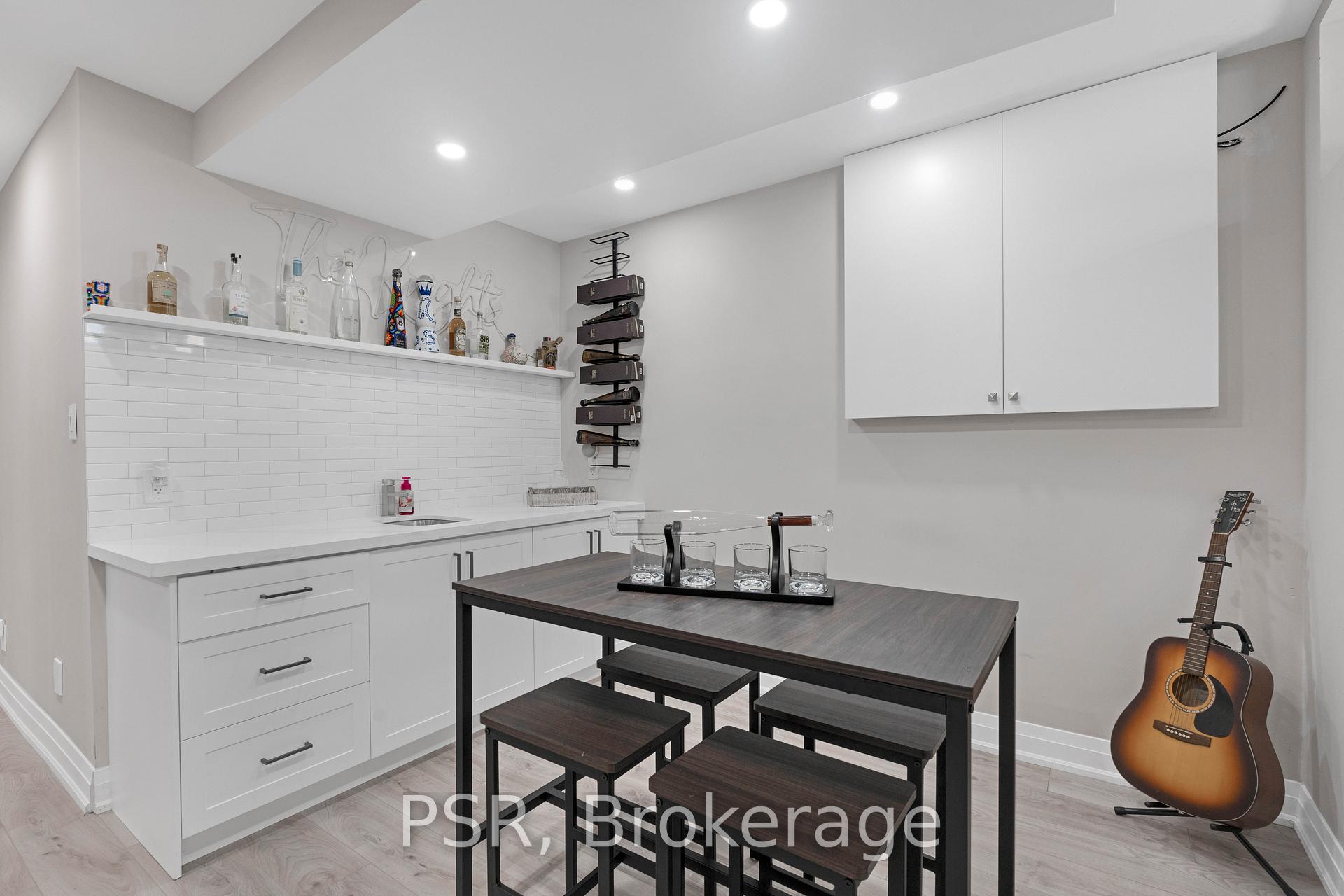 Photo 13 of 15 Wenderly Drive, Aurora, Aurora Village — HOMEH