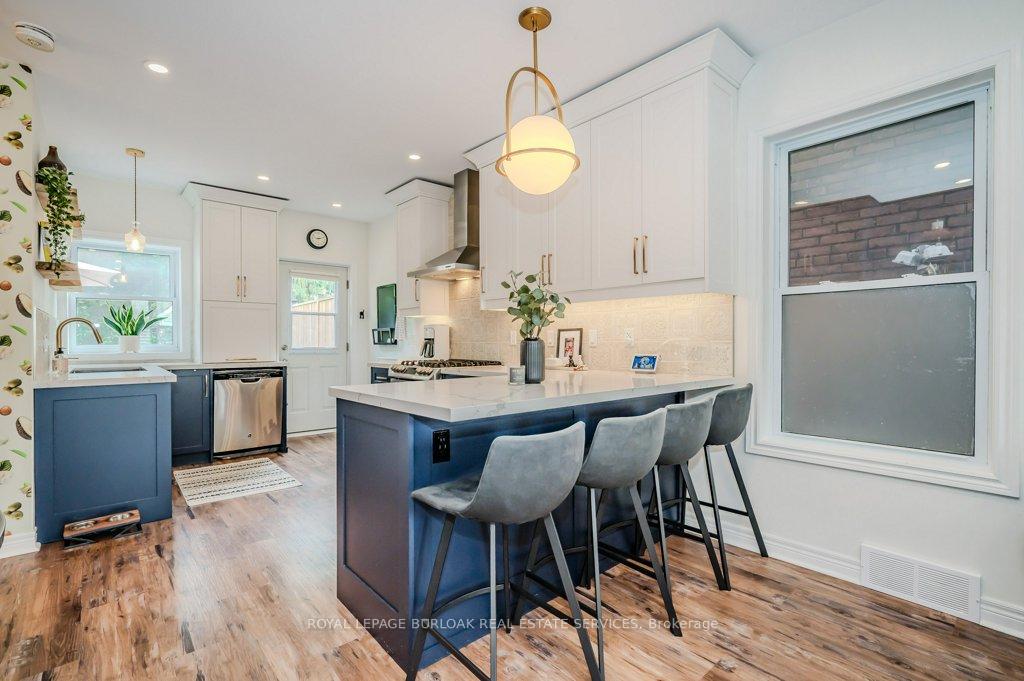 Photo 9 of 450 Herkimer Street, Hamilton, Kirkendall — HOMEH