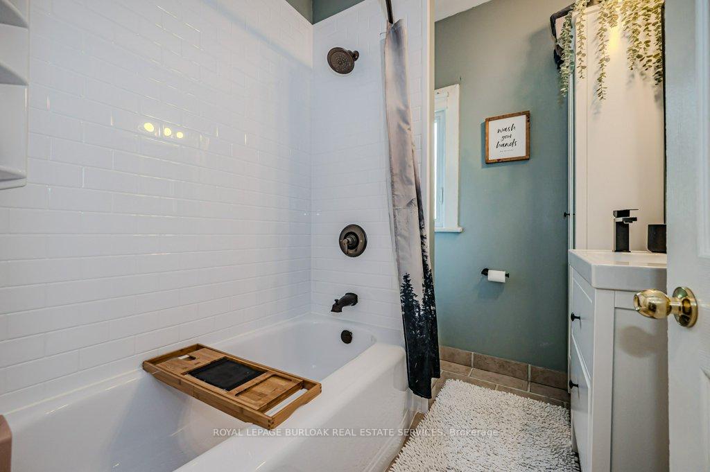 Photo 14 of 450 Herkimer Street, Hamilton, Kirkendall — HOMEH