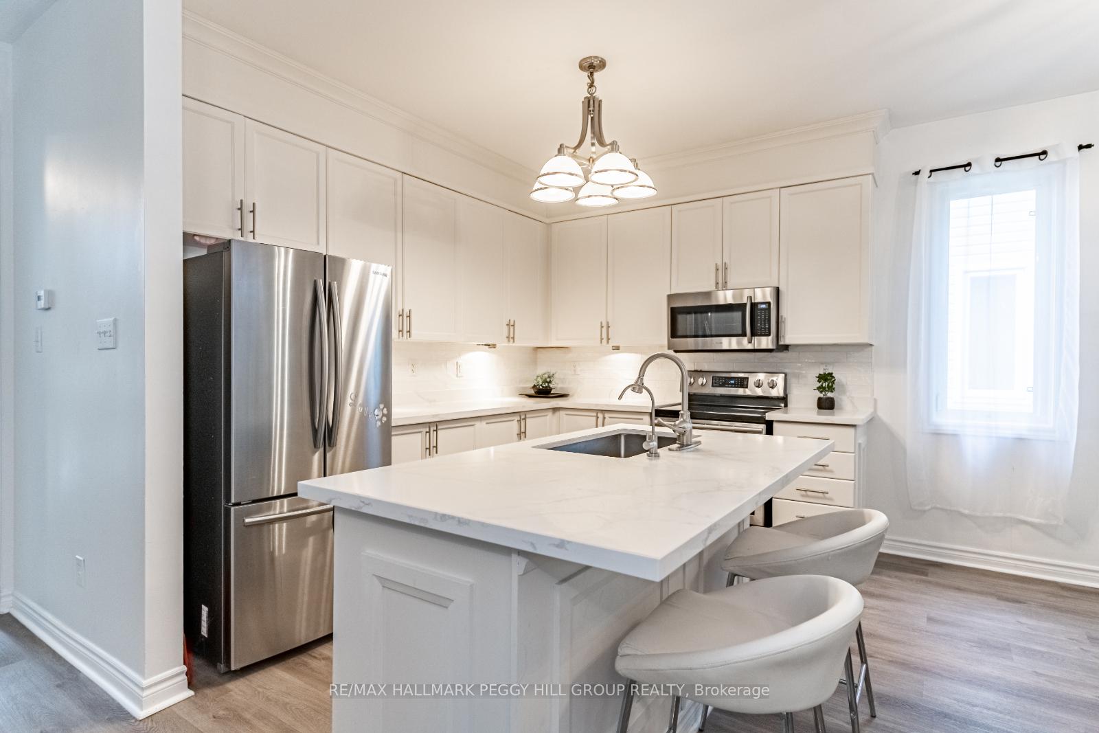 Photo 3 of 65 Oriole Crescent, Wasaga Beach — HOMEH