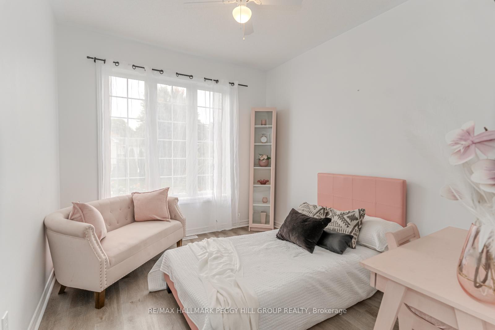 Photo 12 of 65 Oriole Crescent, Wasaga Beach — HOMEH