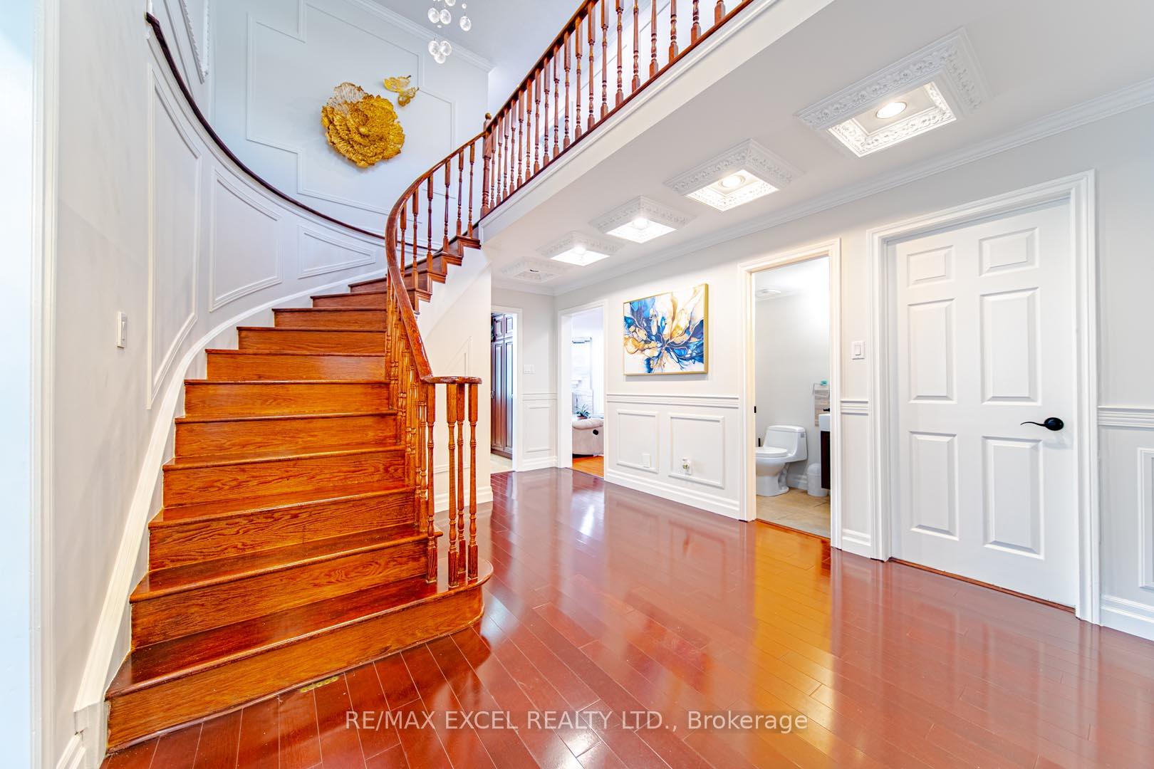 Photo 6 of 391 Manhattan Drive, Markham, Markville — HOMEH