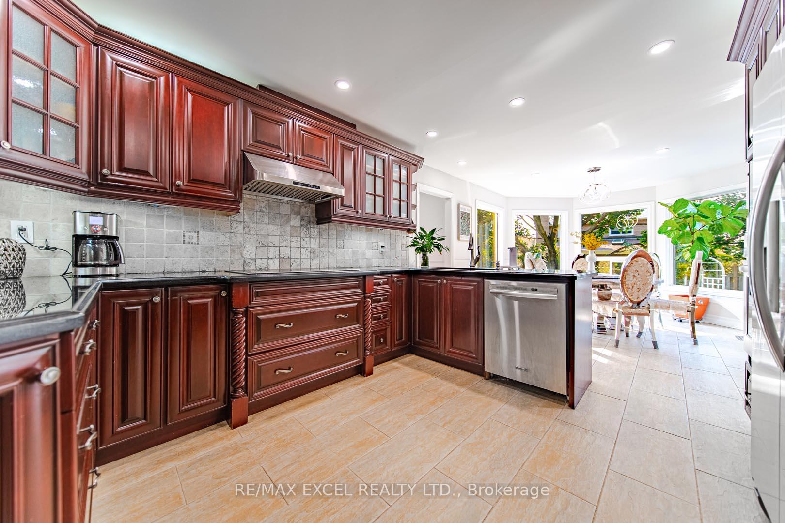 Photo 23 of 391 Manhattan Drive, Markham, Markville — HOMEH