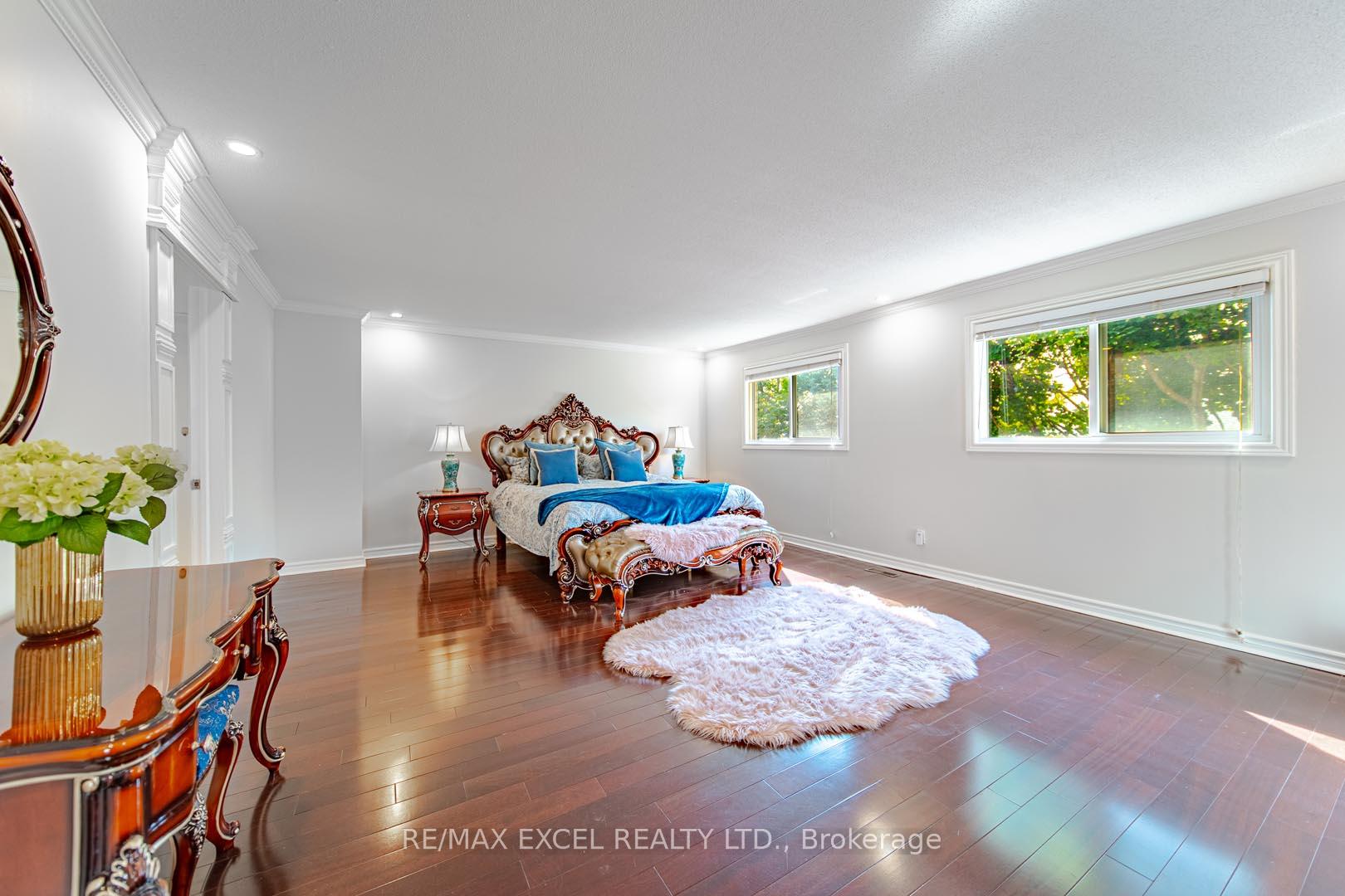Photo 10 of 391 Manhattan Drive, Markham, Markville — HOMEH