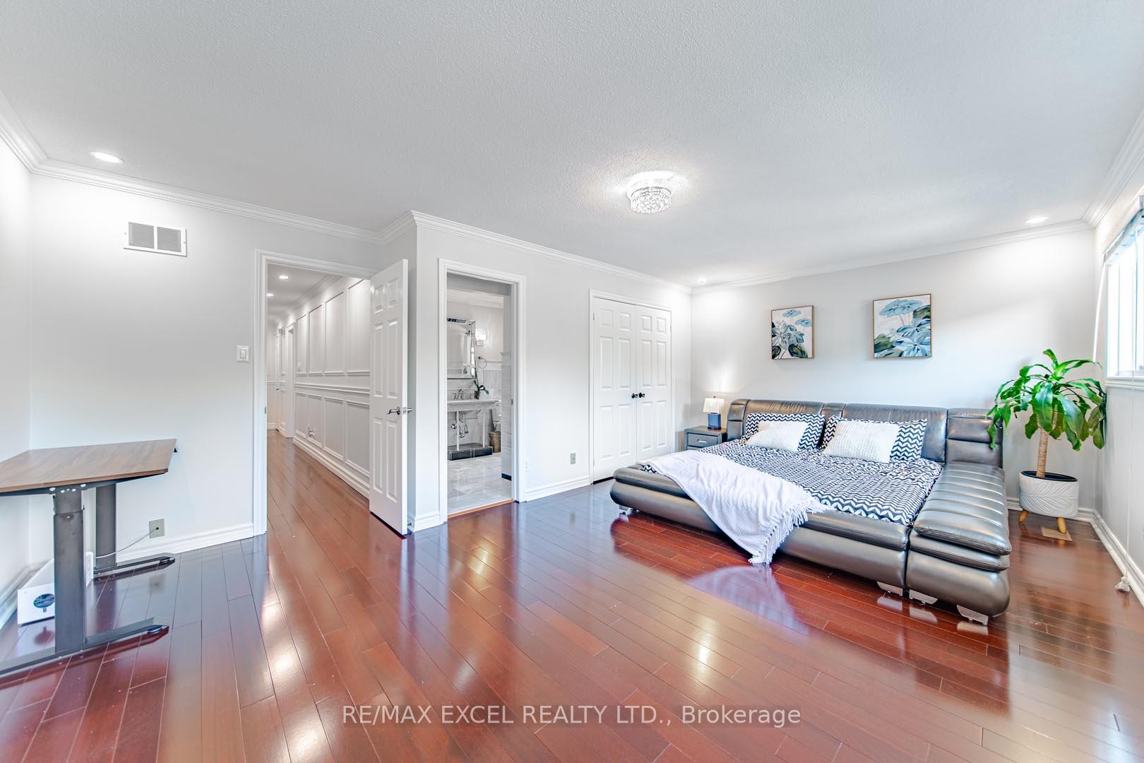 Photo 15 of 391 Manhattan Drive, Markham, Markville — HOMEH