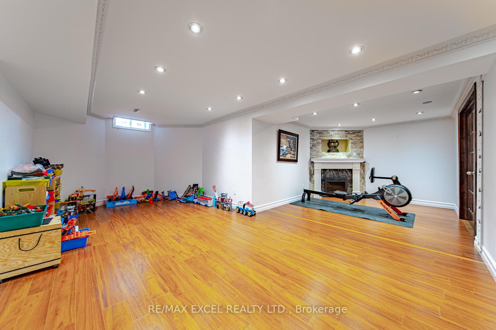 Photo 22 of 391 Manhattan Drive, Markham, Markville — HOMEH
