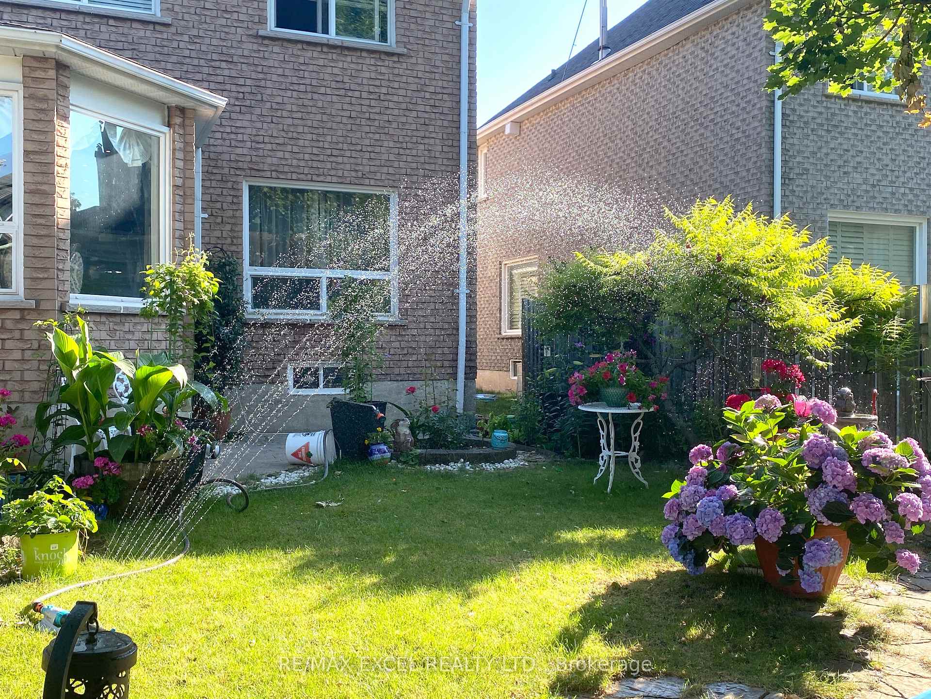 Photo 32 of 391 Manhattan Drive, Markham, Markville — HOMEH