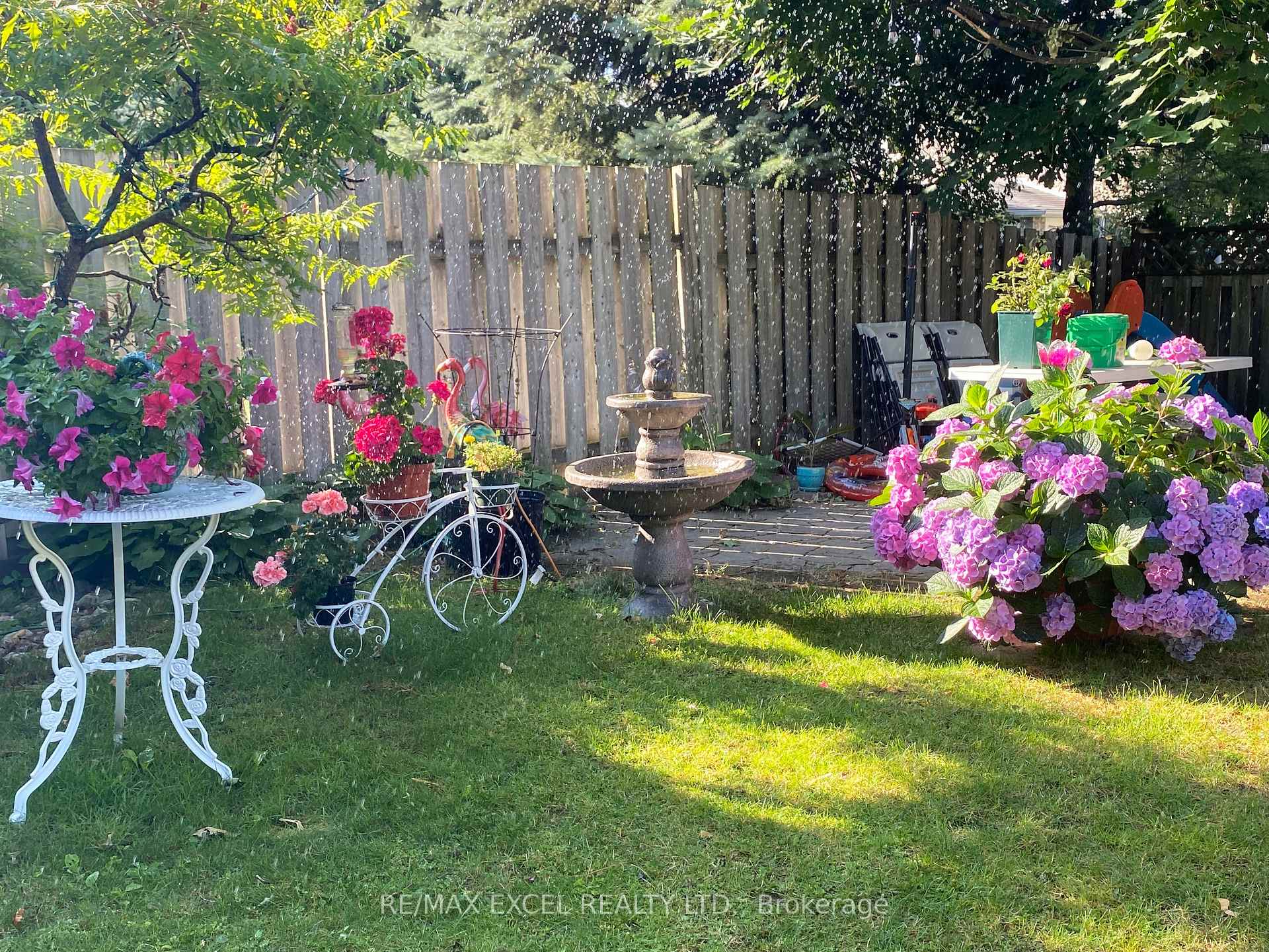 Photo 33 of 391 Manhattan Drive, Markham, Markville — HOMEH