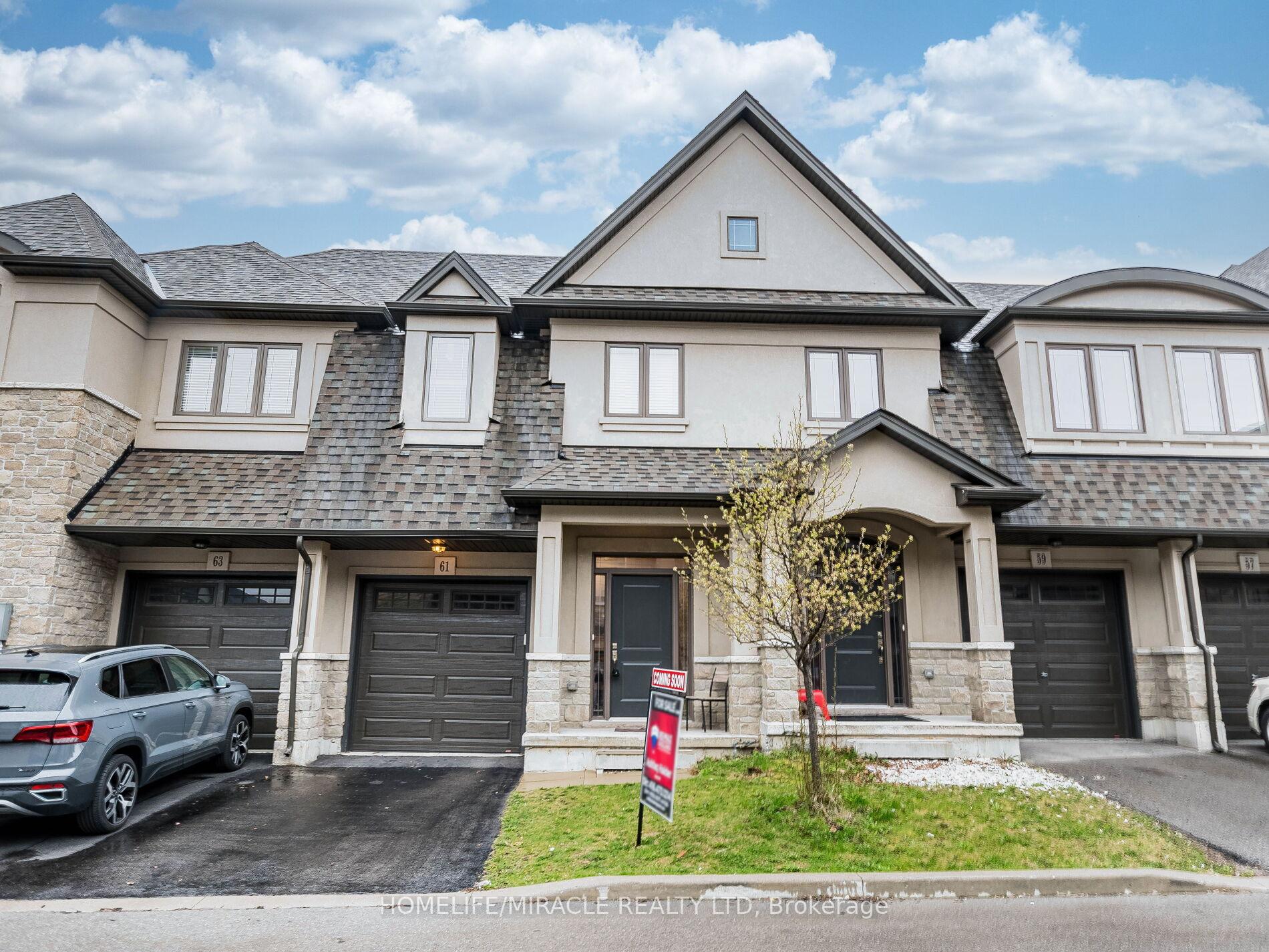 Front of 61 Sonoma Valley Crescent