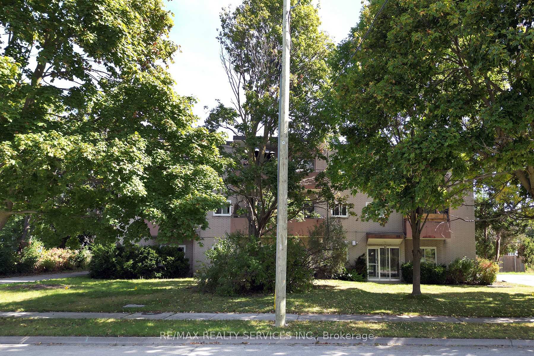 Photo 8 of 102 Front Street E, Whitby, Port Whitby — HOMEH
