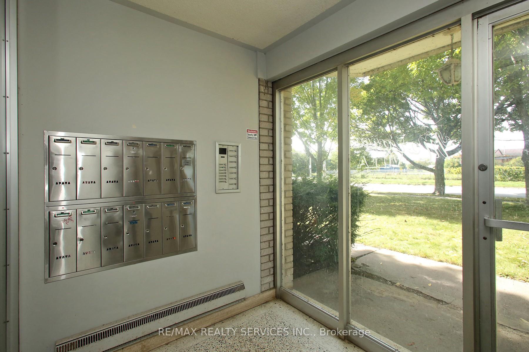 Photo 12 of 102 Front Street E, Whitby, Port Whitby — HOMEH