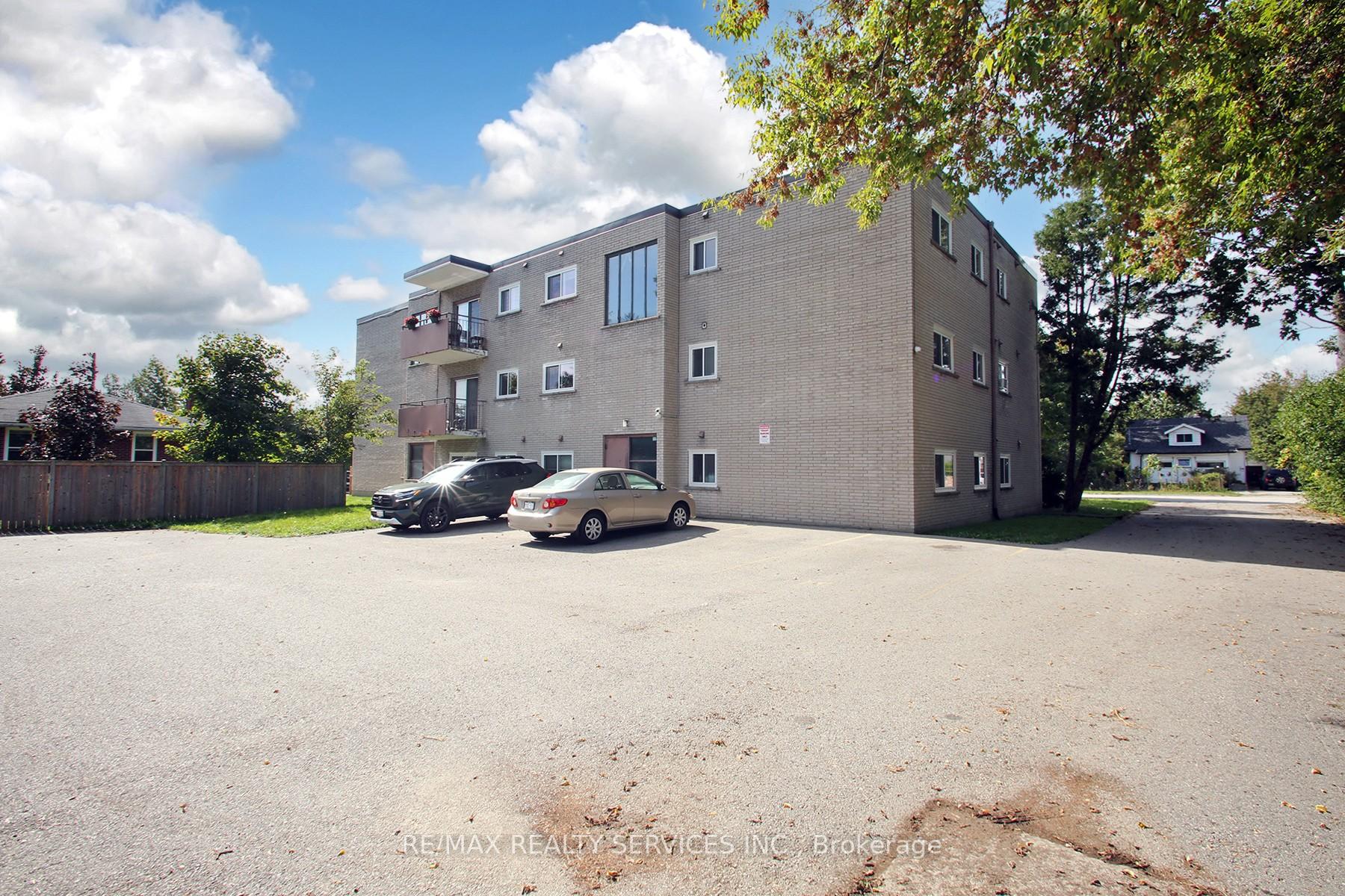 Photo 20 of 102 Front Street E, Whitby, Port Whitby — HOMEH