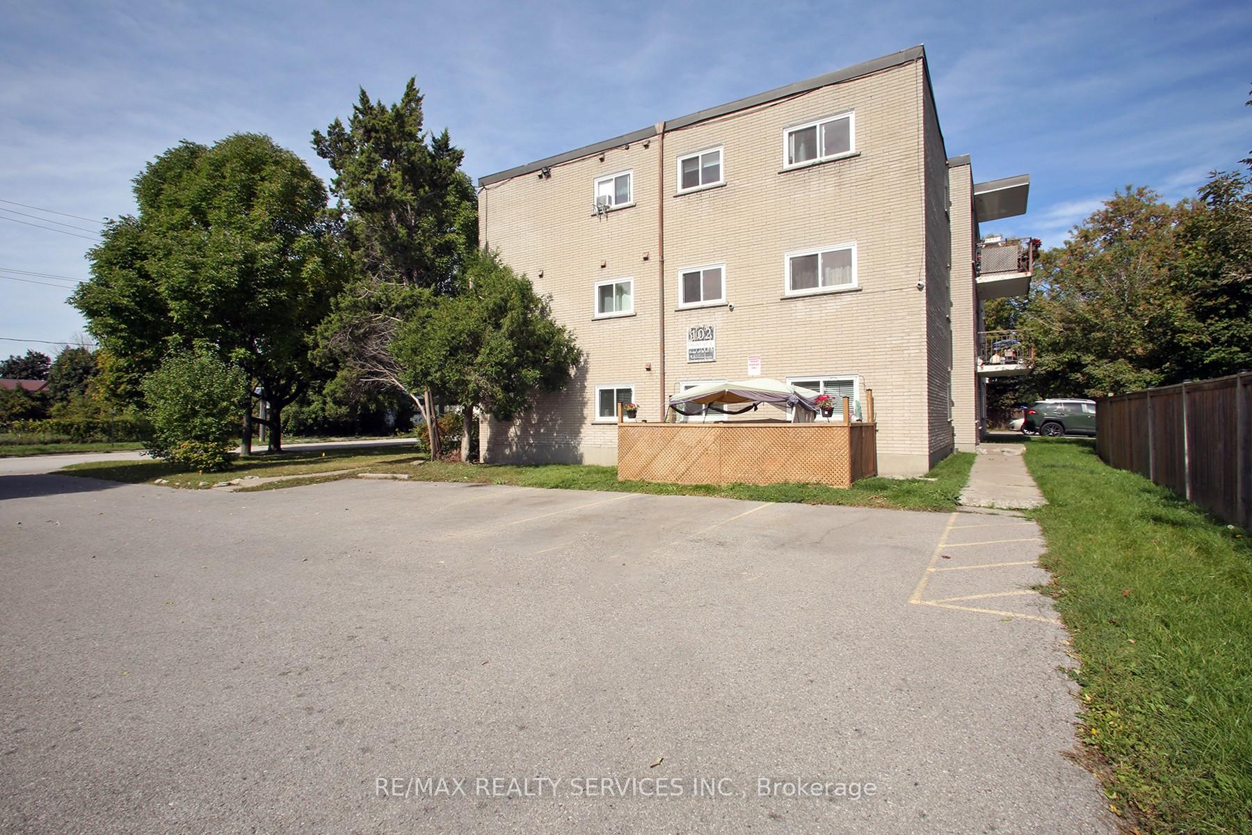 Photo 17 of 102 Front Street E, Whitby, Port Whitby — HOMEH