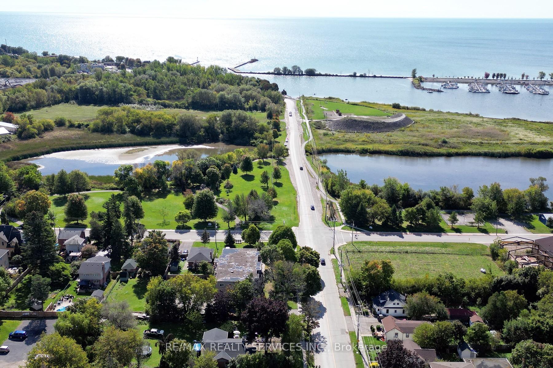 Photo 19 of 102 Front Street E, Whitby, Port Whitby — HOMEH