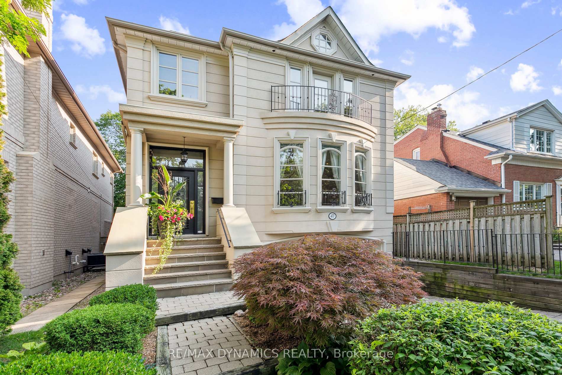 Front of 477 Old Orchard Grove
