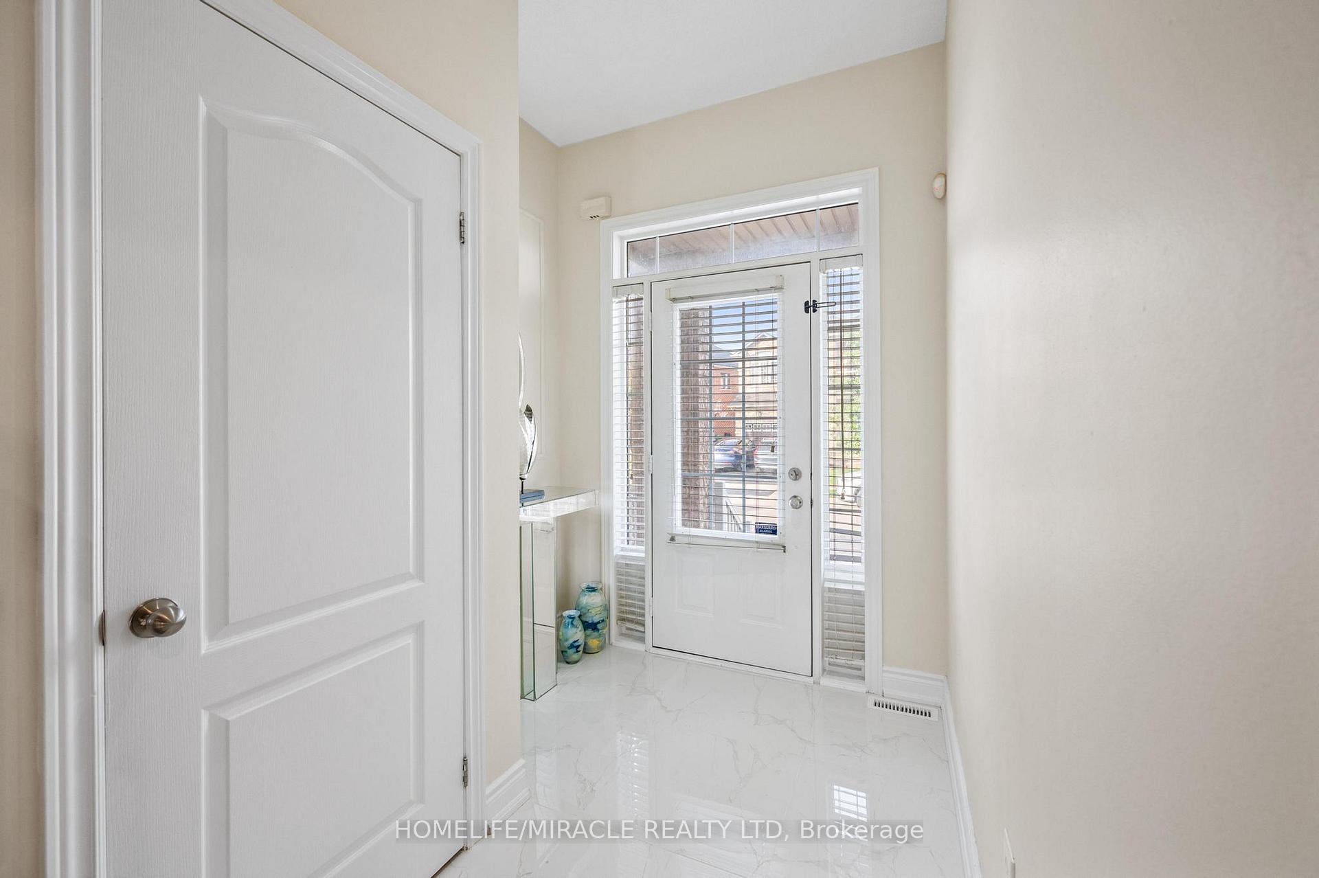 Photo 5 of 44 Wellsprings Drive, Brampton, Madoc — HOMEH