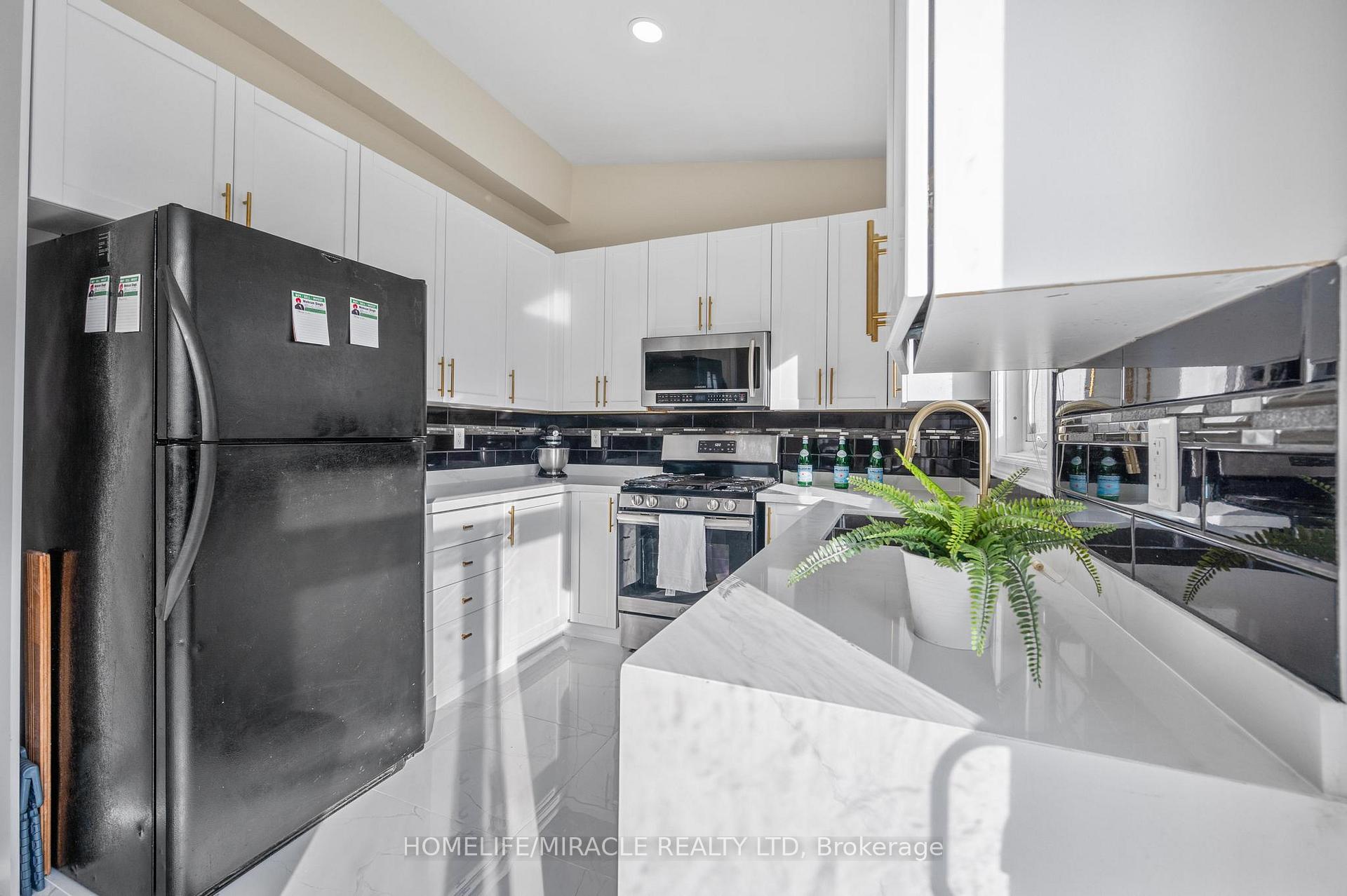 Photo 27 of 44 Wellsprings Drive, Brampton, Madoc — HOMEH