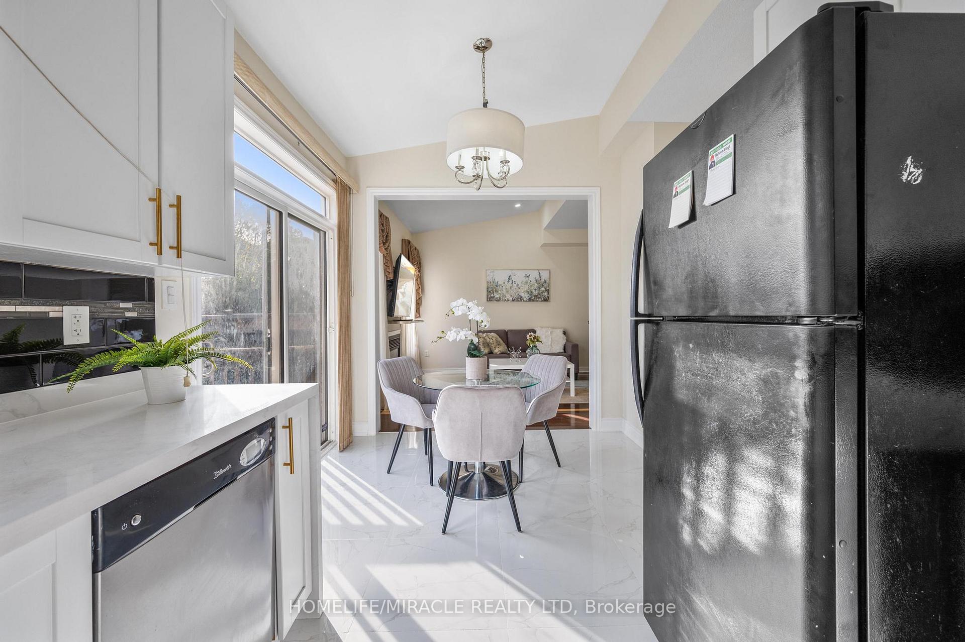 Photo 25 of 44 Wellsprings Drive, Brampton, Madoc — HOMEH