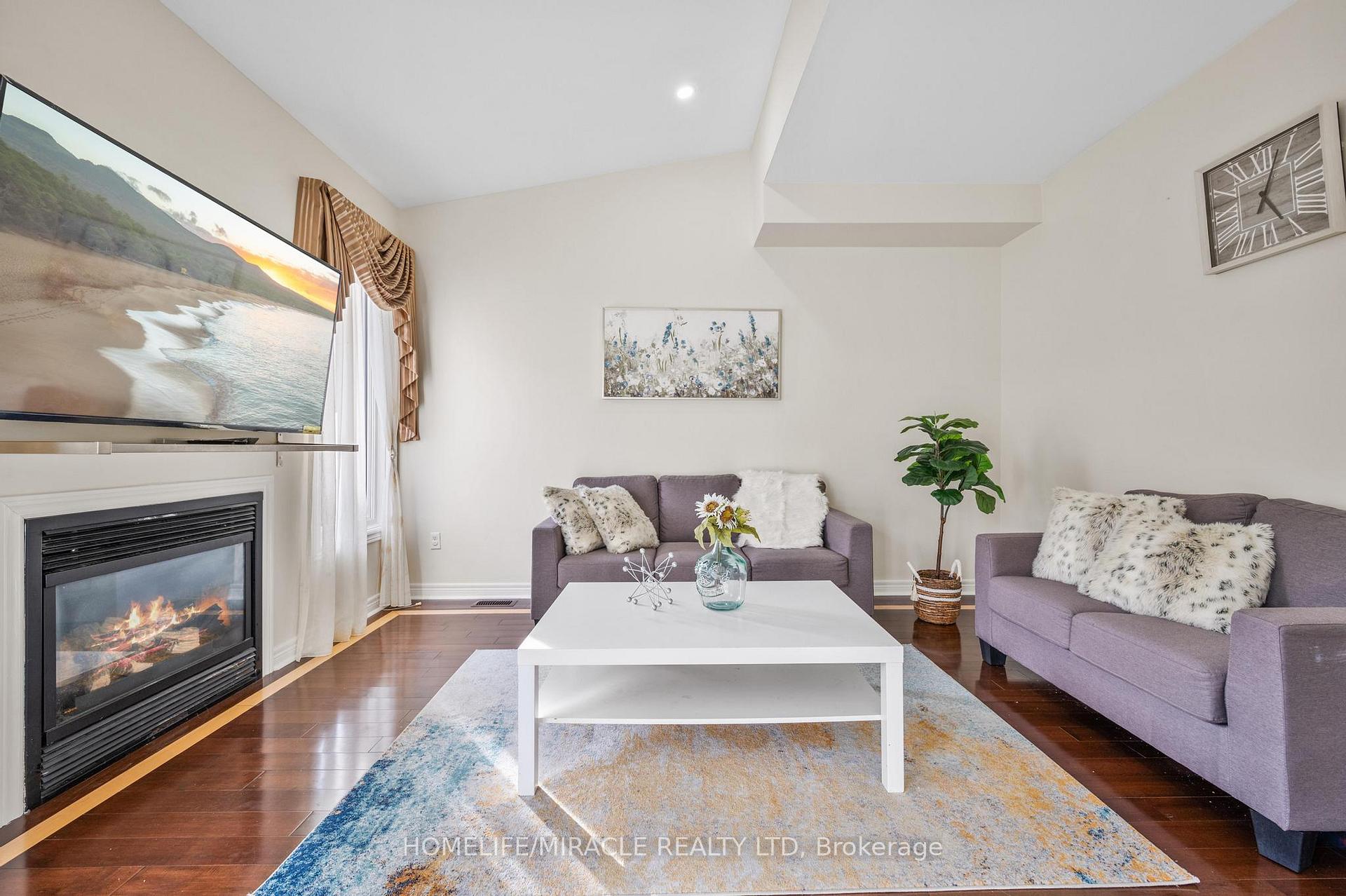 Photo 11 of 44 Wellsprings Drive, Brampton, Madoc — HOMEH